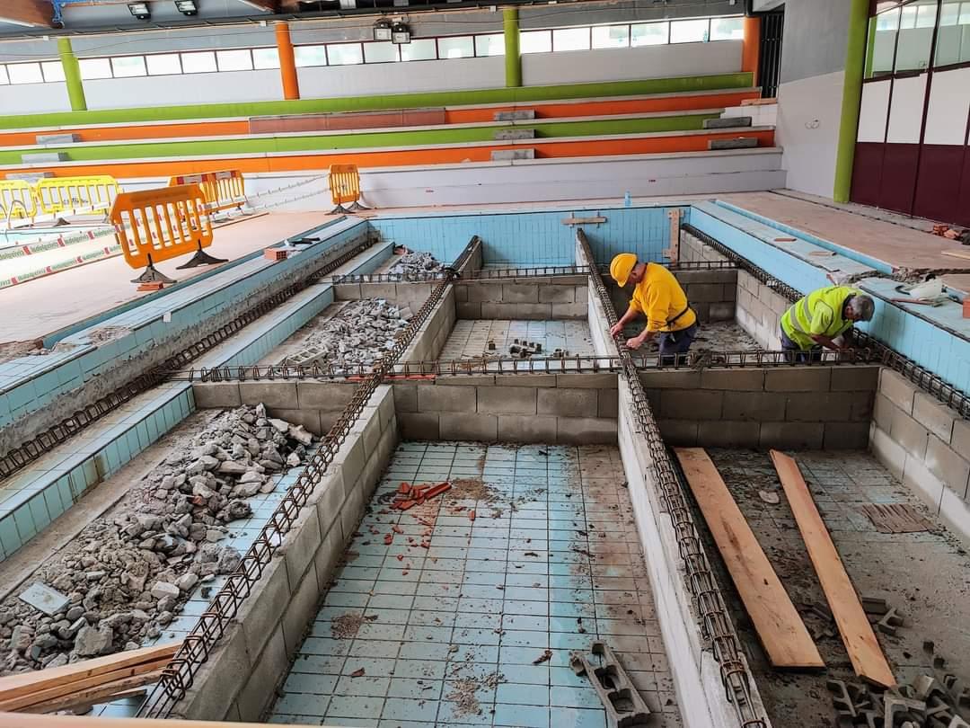 relleno de la estructura del vaso pequeño de la piscina
