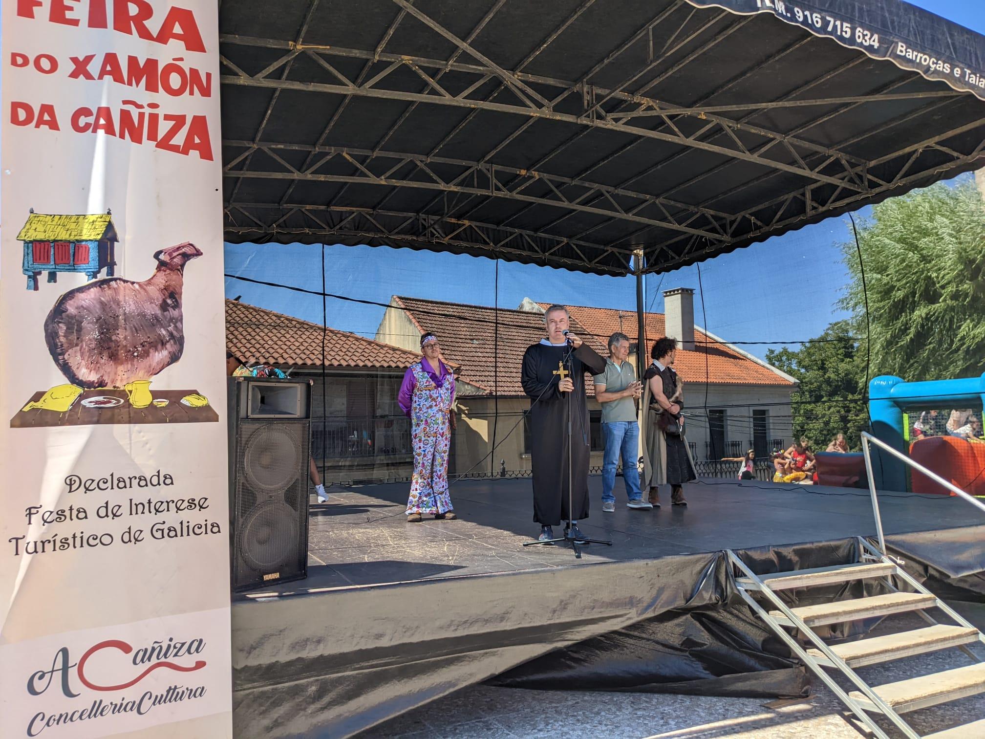 A Cañiza acolleu este 30 de xullo o seu 1º entroido de verán