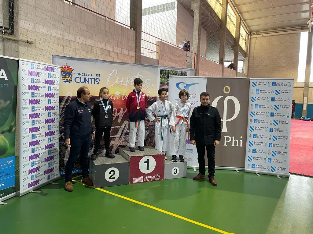 Novo éxito do deporte cañicense, nesta ocasión da man d@s alumn@s do clube asociado ao KIAP de VIgo Taekwondo, participantes na Copa XUnta de Técnica celebrada en Cuntis o 19 de novembro