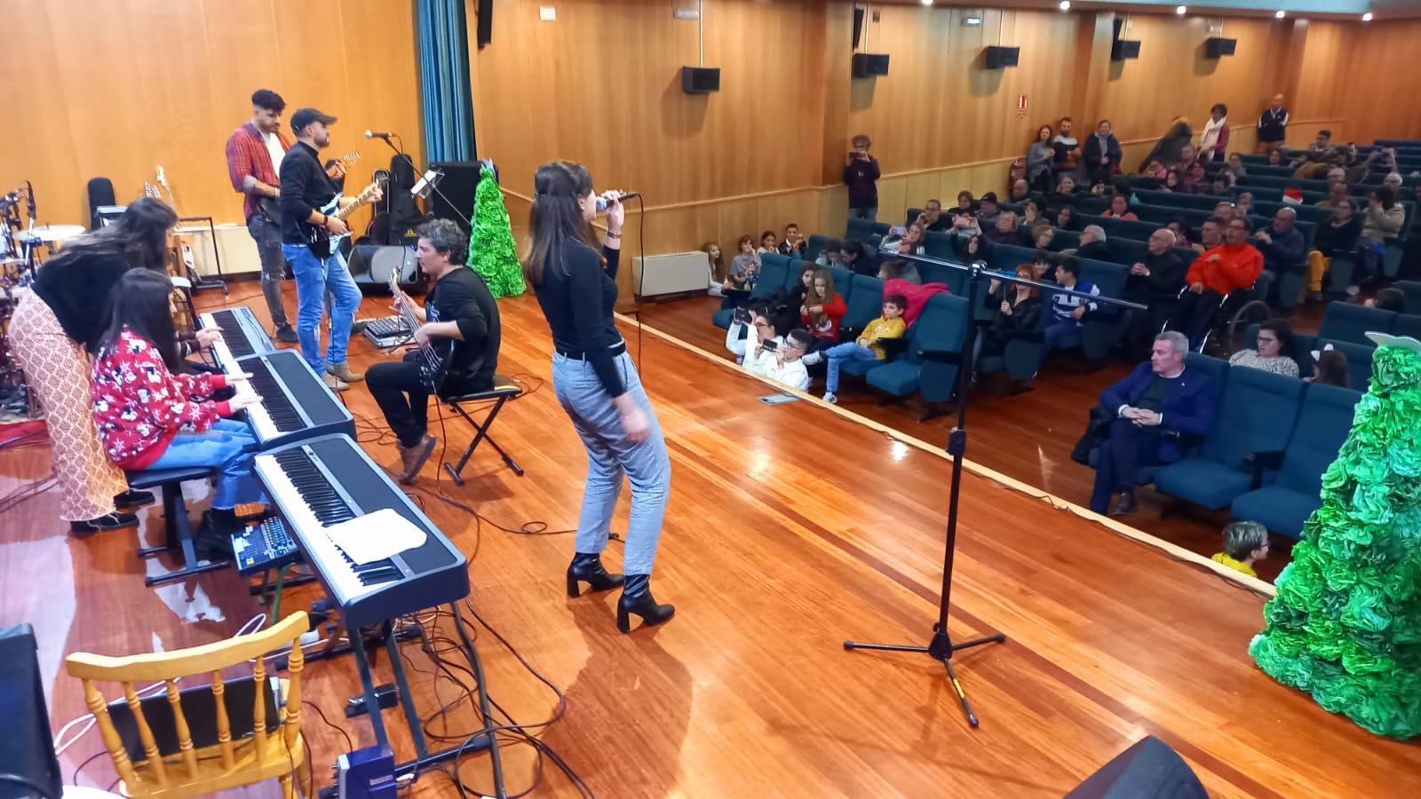 O Concello asina coa Escola de Música Moderna a súa 1ª colaboración oficial a través dun convenio que garante o apoio ás ensinanzas musicáis e artísticas