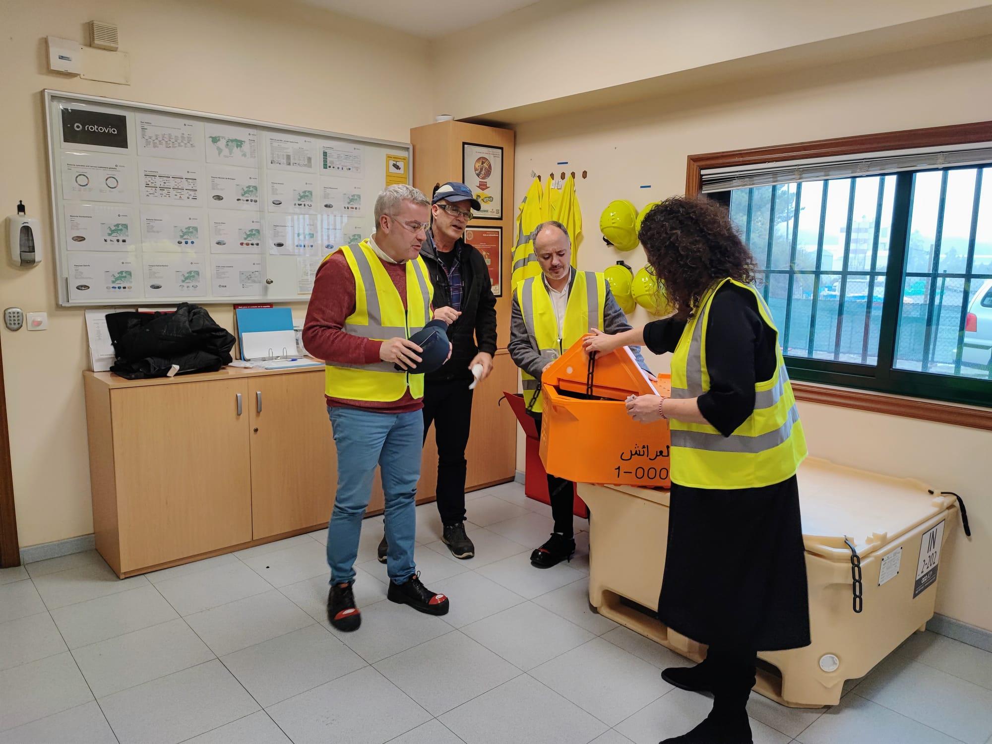 O Alcalde Luis Piña e o Delegado de Zona Franca de Vigo, David Regades, visitaron onte as instalacións da empresa SAEPLAST