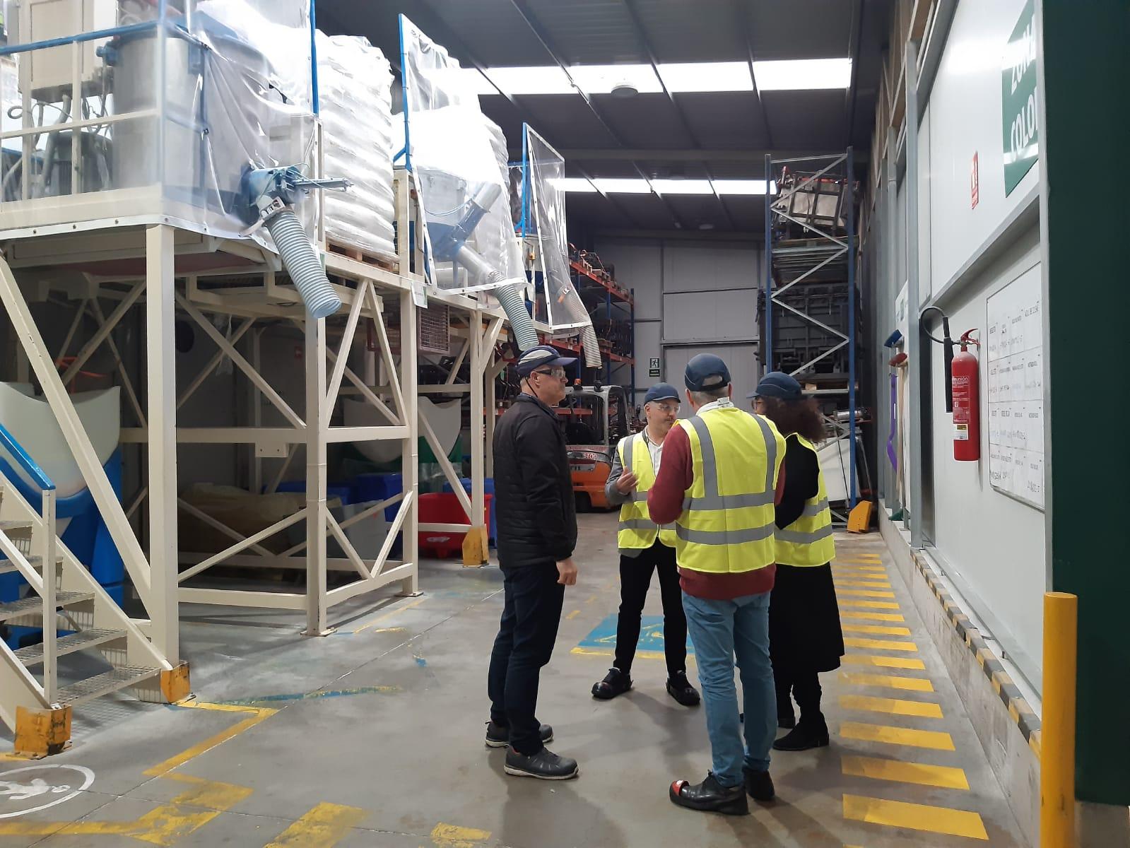 O Alcalde Luis Piña e o Delegado de Zona Franca de Vigo, David Regades, visitaron onte as instalacións da empresa SAEPLAST