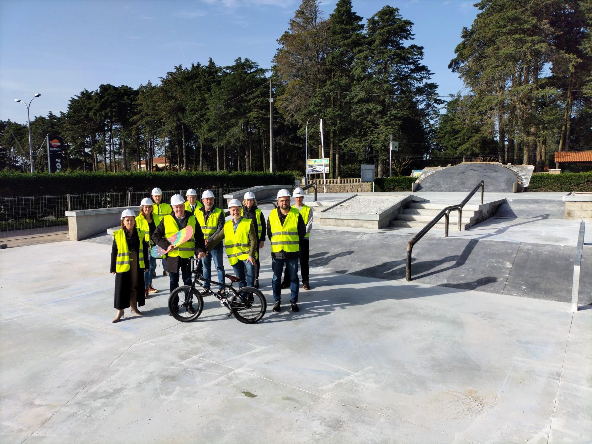 David Regades e Luis Piña visitaron esta mañá as obras de construcción das pistas de skatepark e pumptrack da Cañiza