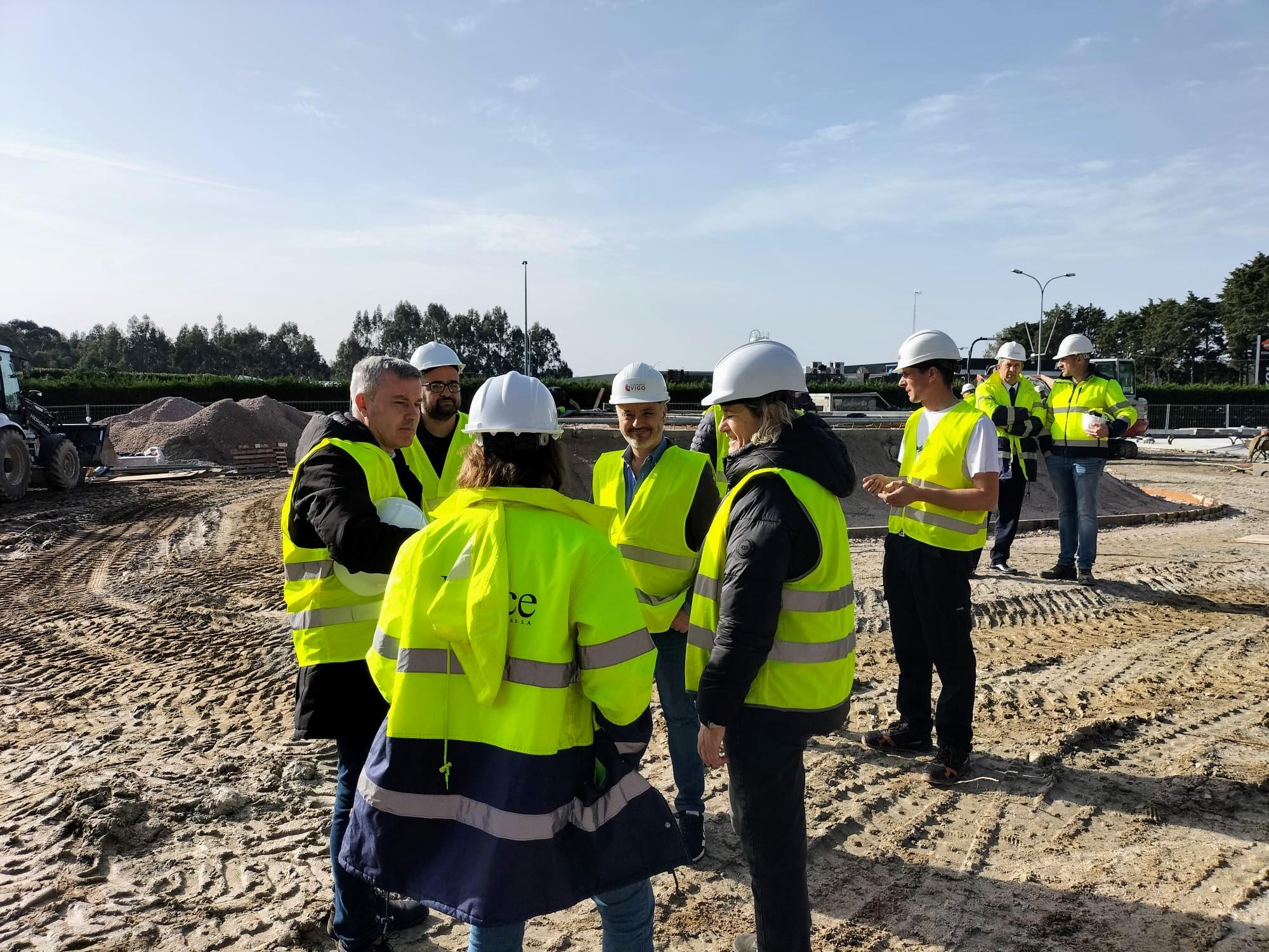David Regades e Luis Piña visitaron esta mañá as obras de construcción das pistas de skatepark e pumptrack da Cañiza