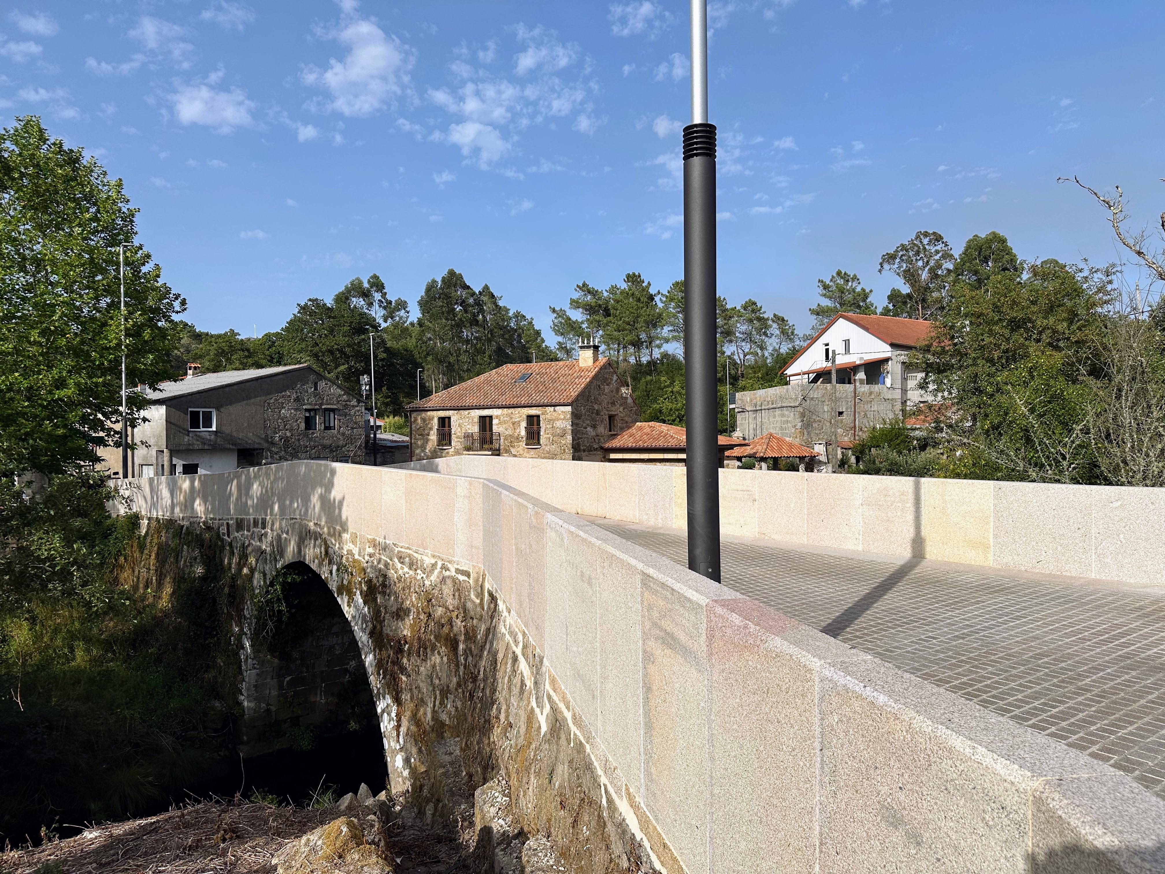 O Alcalde Luis Piña e os seus Concelleiros de Goberno visitan a Ponte das Achas e a súa contorna