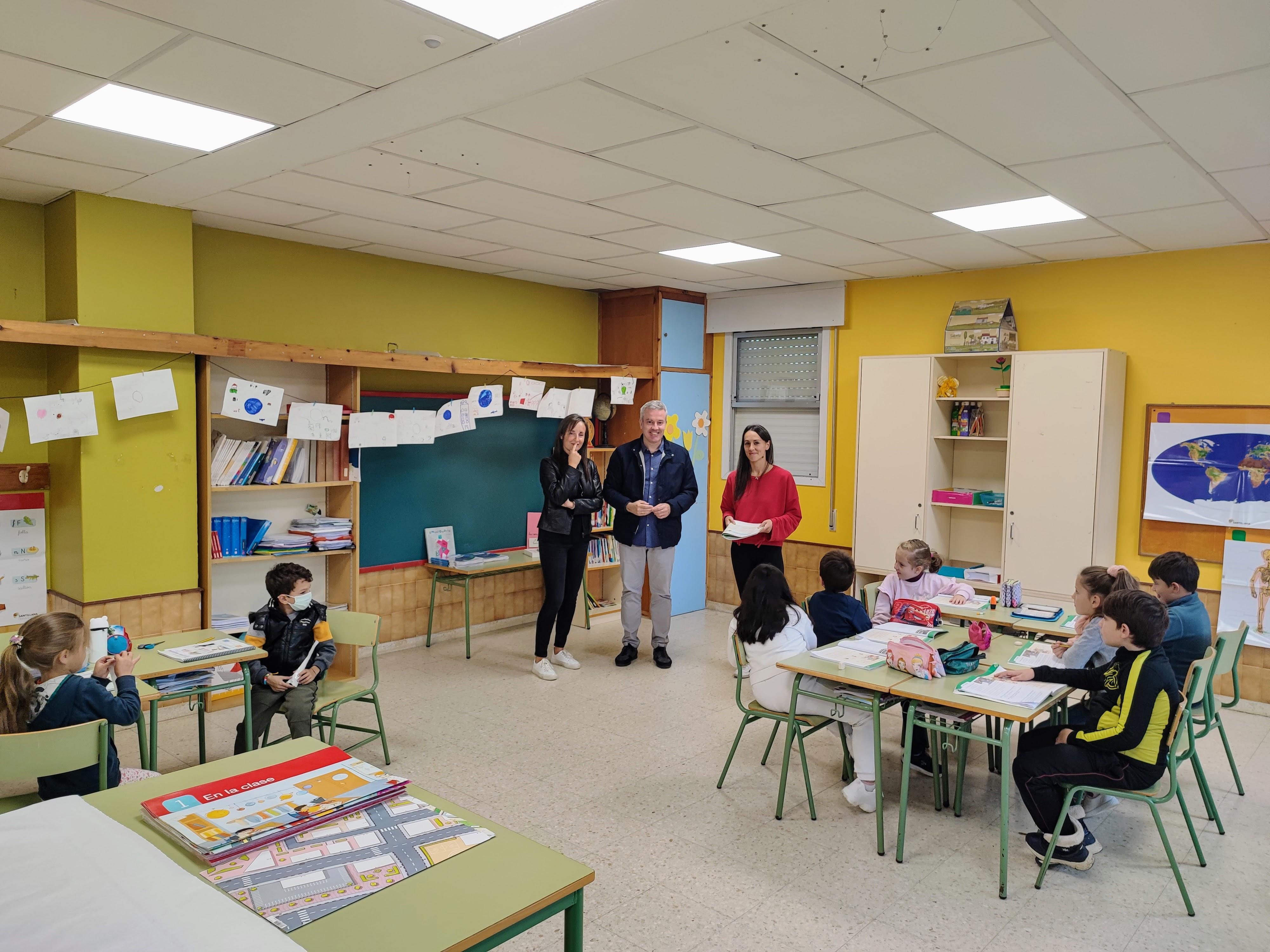 O Alcalde visita os centros escolares de Valeixe e A Cañiza con motivo do inicio do curso escolar 2022-2023