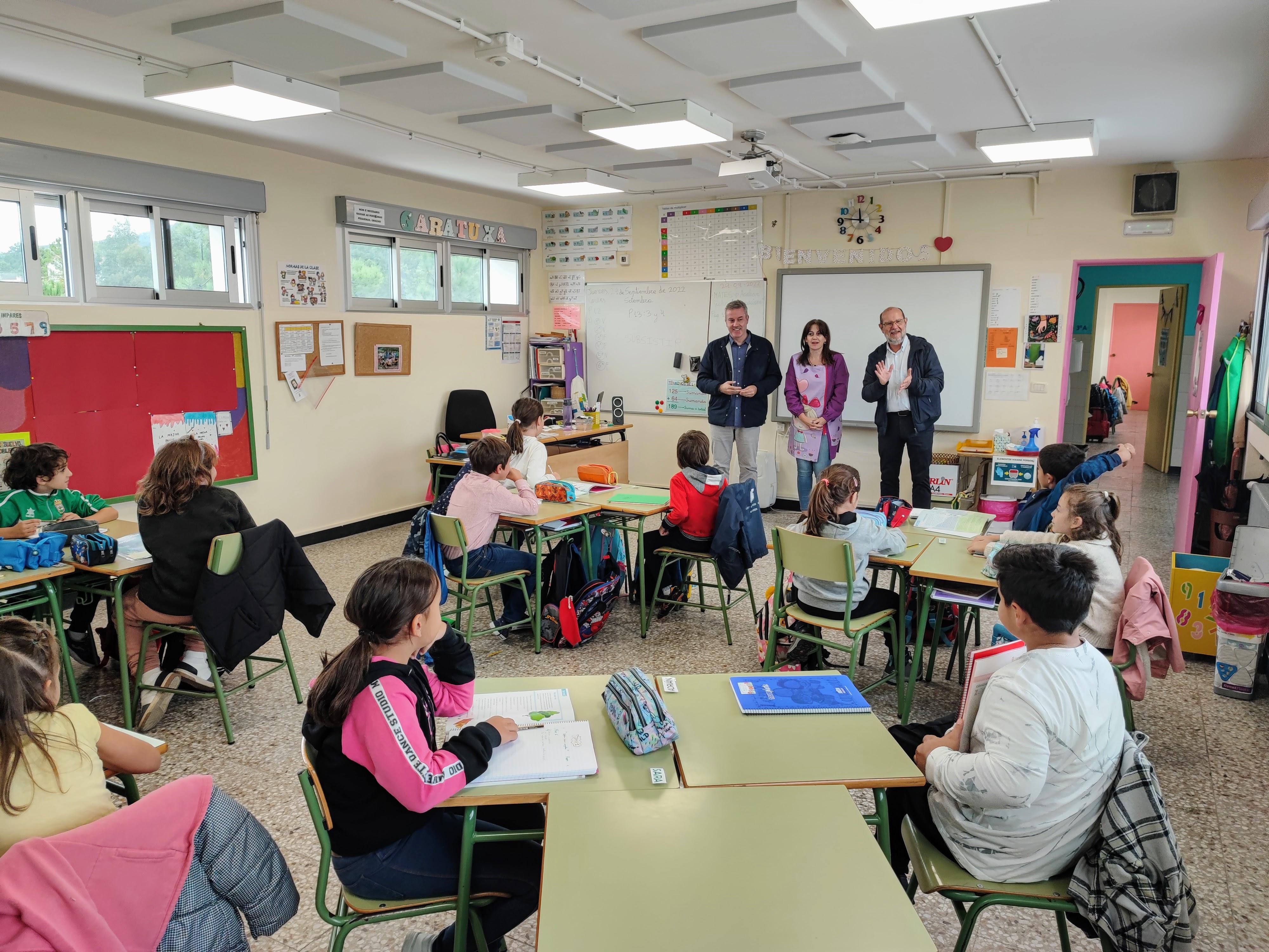 O Alcalde visita os centros escolares de Valeixe e A Cañiza con motivo do inicio do curso escolar 2022-2023