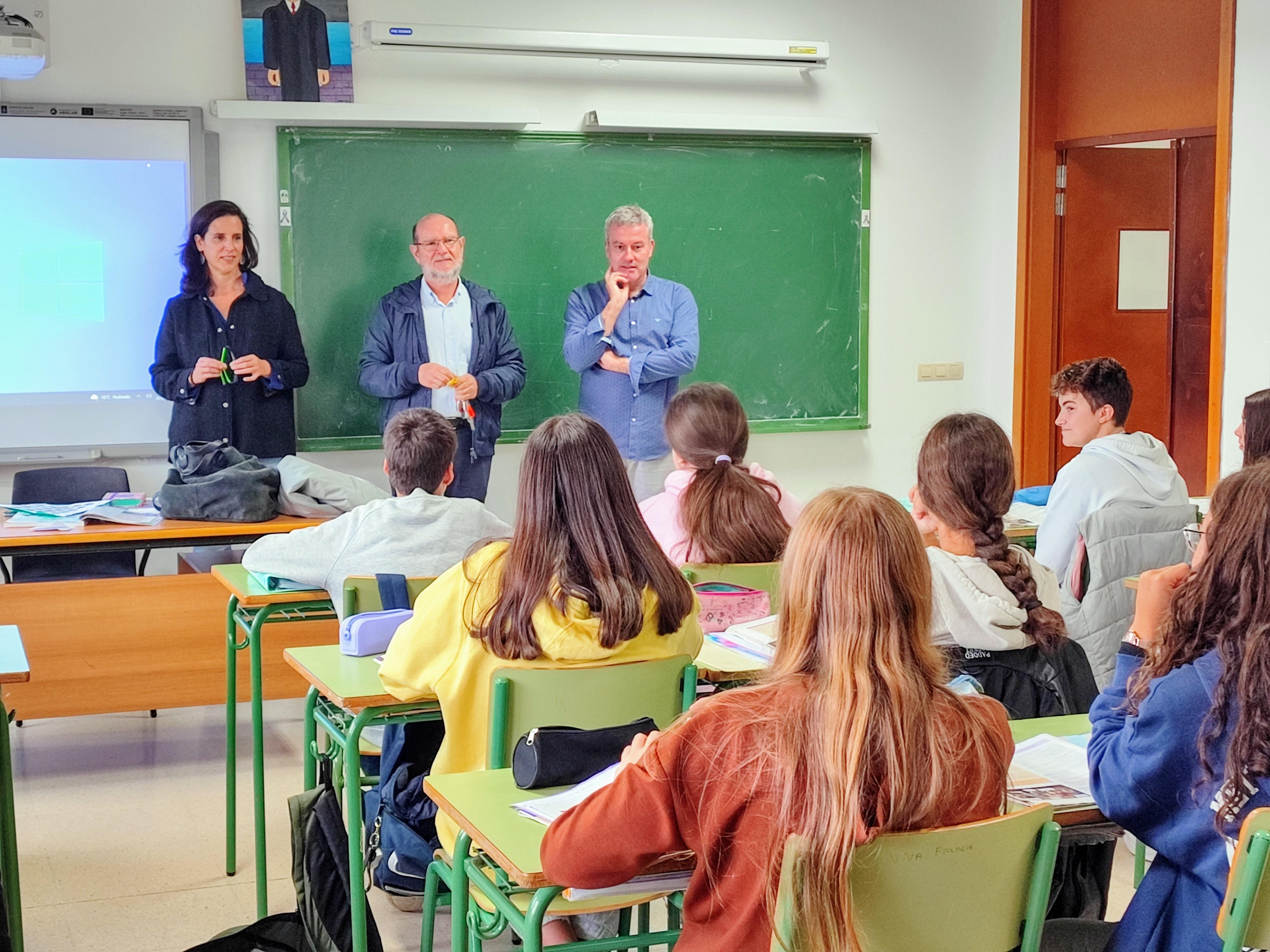 O Alcalde visita os centros escolares de Valeixe e A Cañiza con motivo do inicio do curso escolar 2022-2023