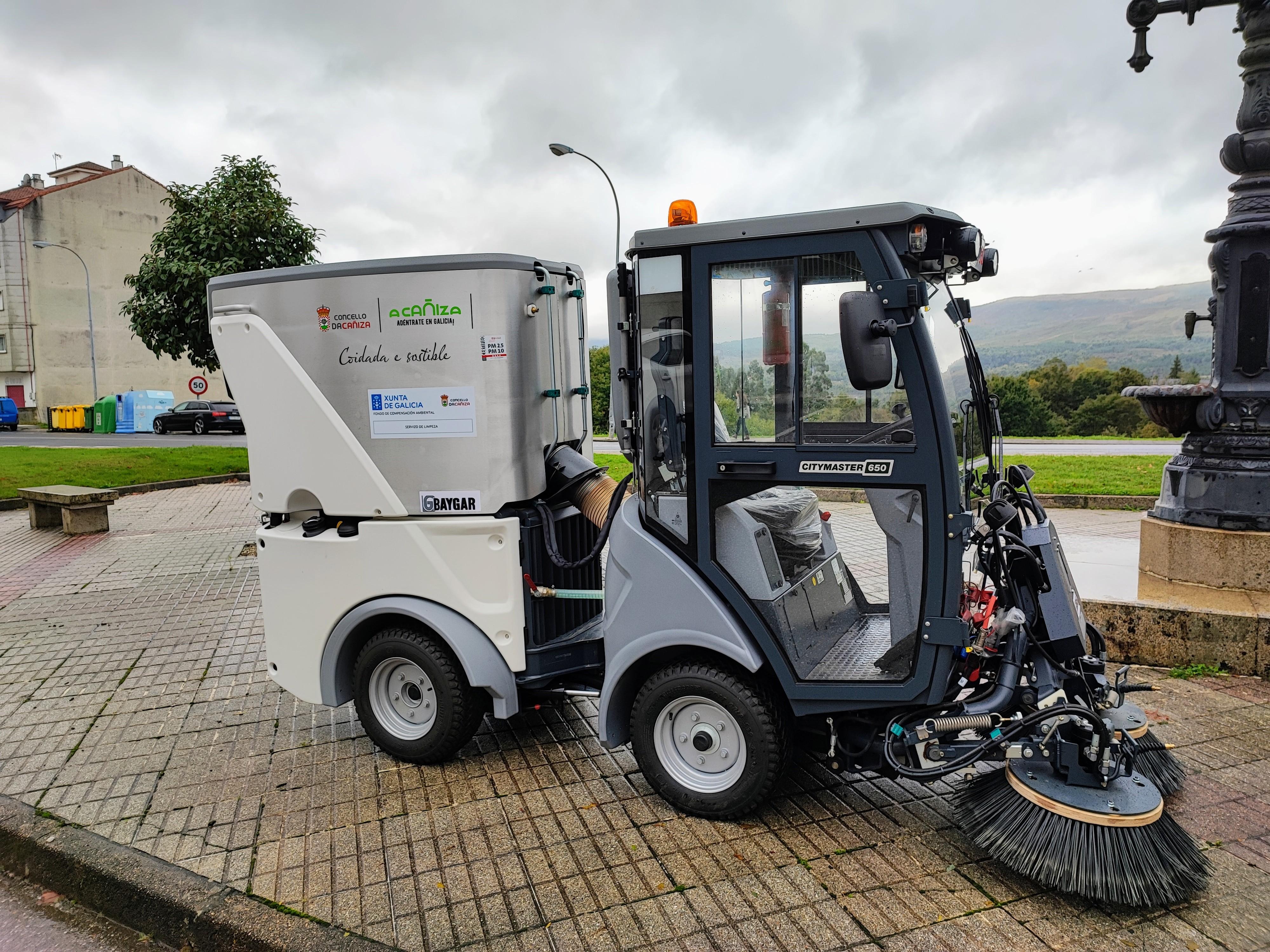 Nova máquina varredora do Servizo Municipal de Limpeza 