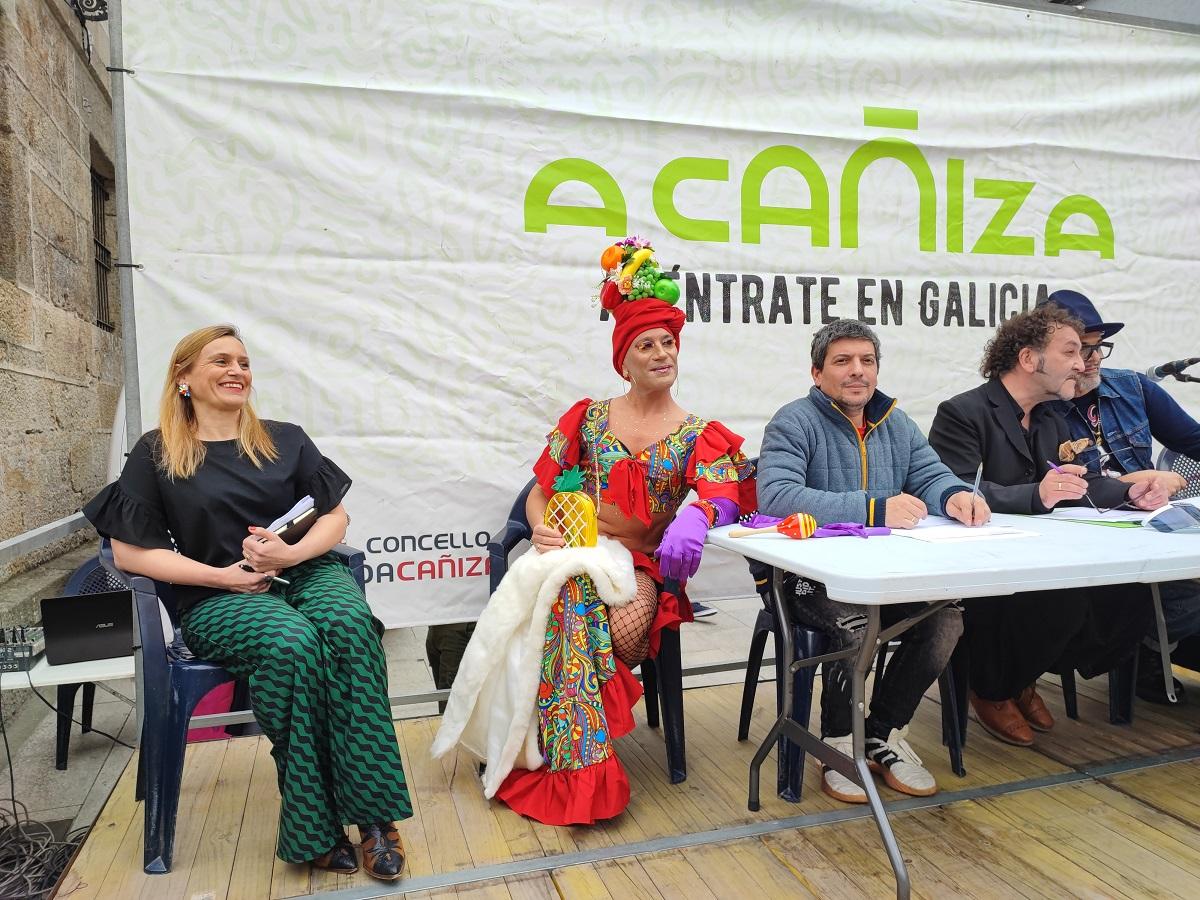 A Cañiza volve a celebrar o seu entroido co «Concurso de Comparsas» que congregou este domingo a centos de veciñ@s e case 200 participantes na rúas do Centro.