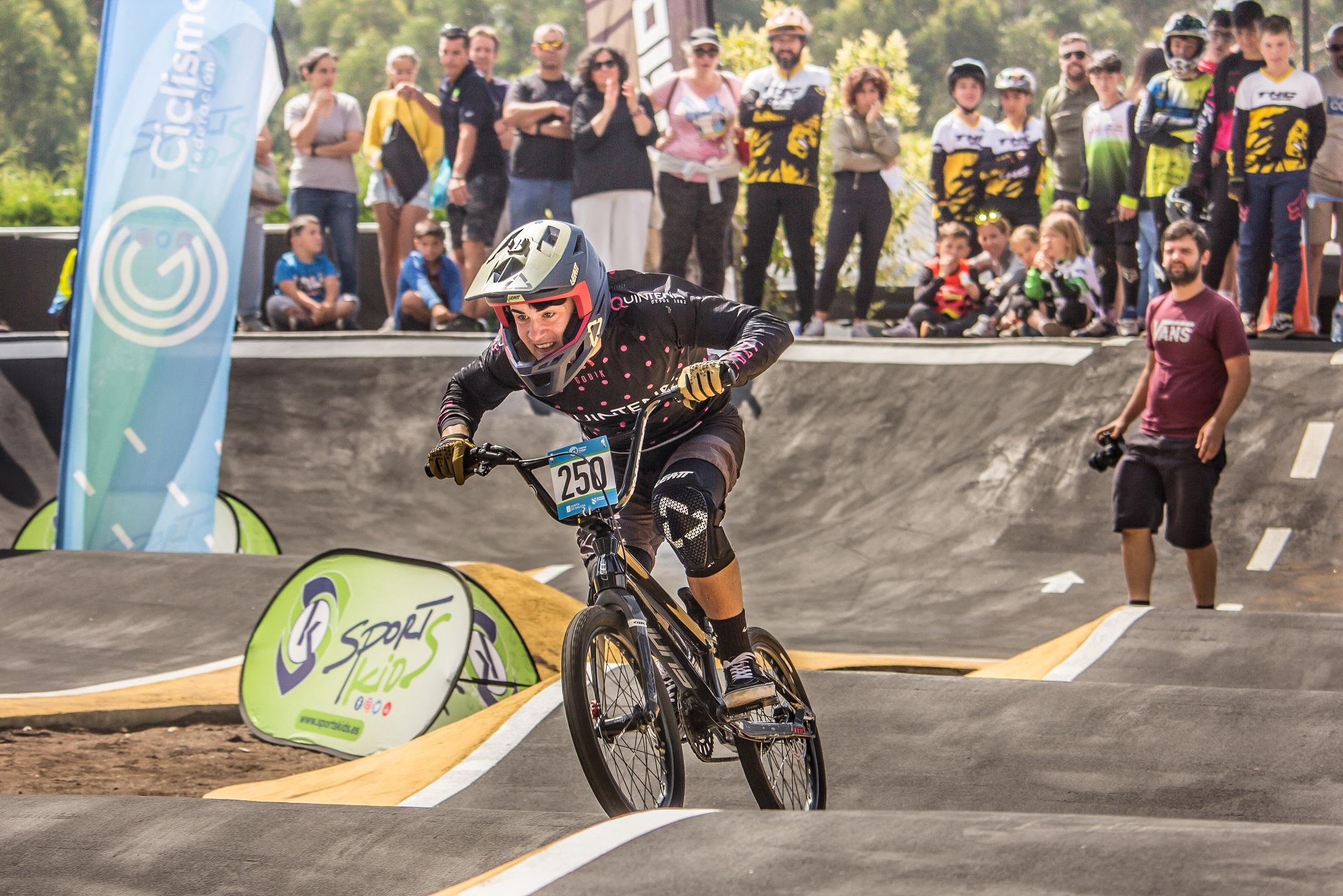 Éxito de organización e participación na 1ª competición da COPA GALICIA de PUMPTRACK  celebrada nas novas pistas deportivas da Cañiza