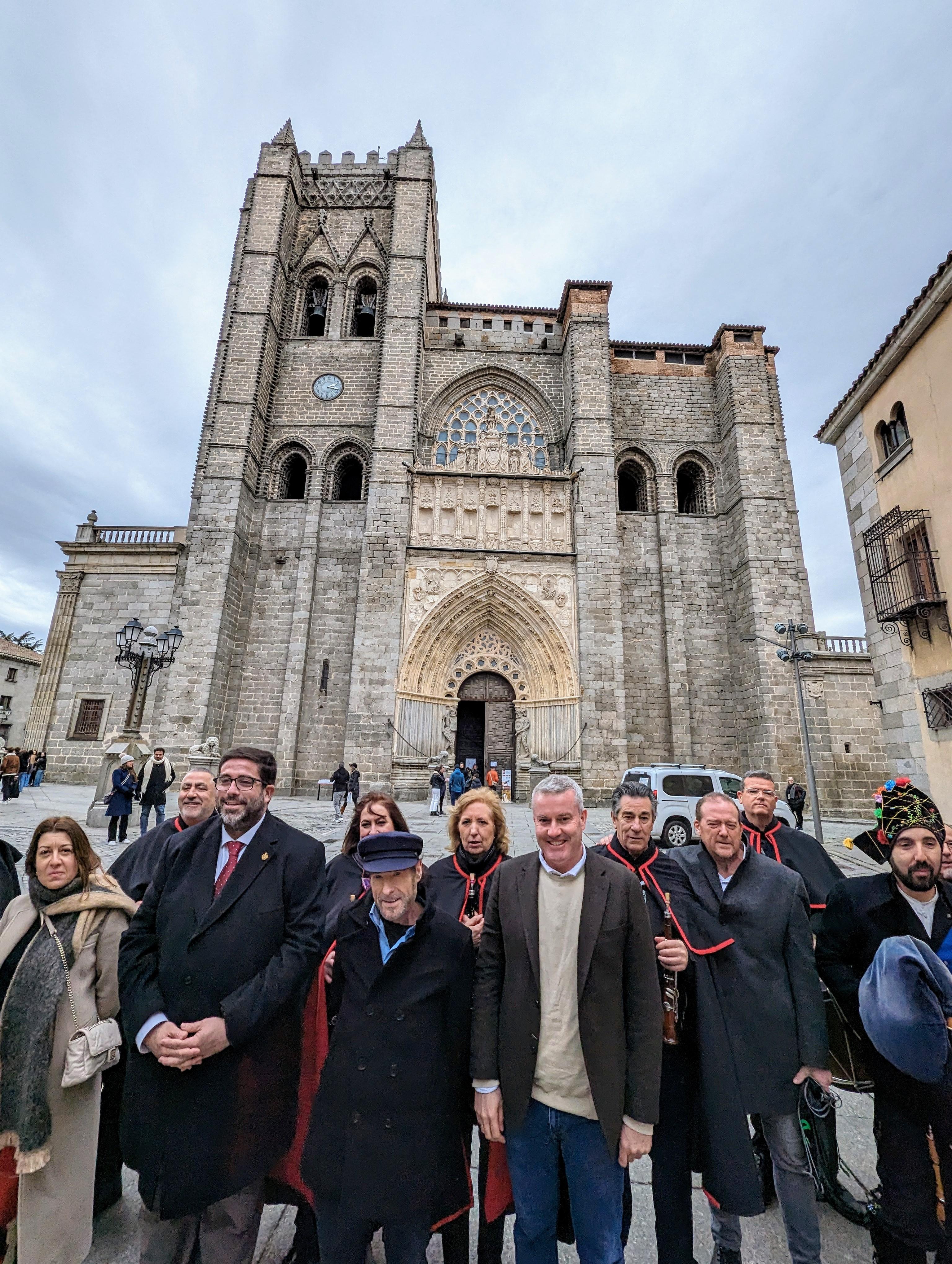 Un ano máis acompañamos en Ávila ao artista Diego De Giráldez na inauguración da súa exposición “De los primeros dibujos a la pintura actual”  