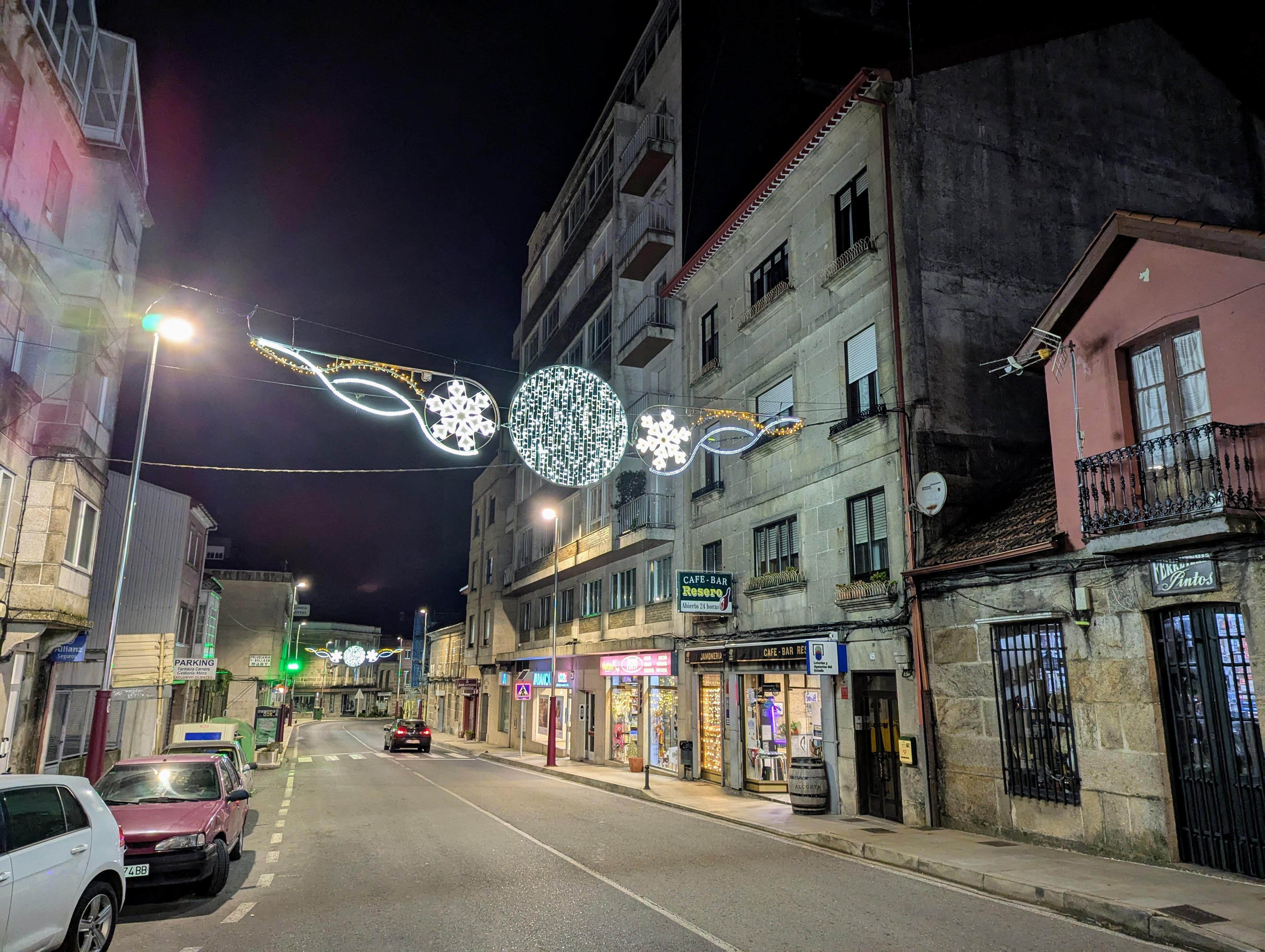 Presentamos a reportaxe das Luces da Cañiza neste Nadal 2024 & 2025
