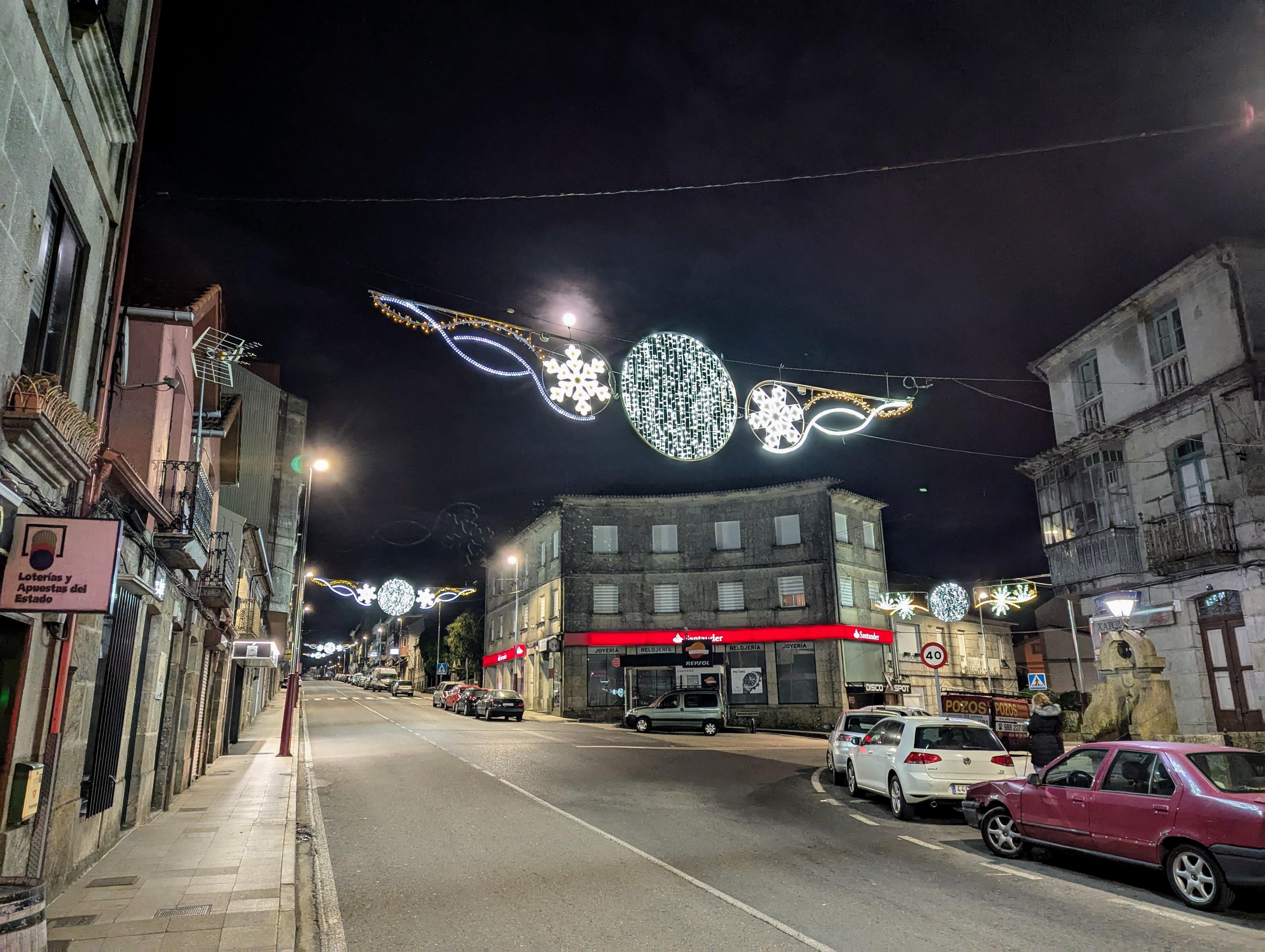 Presentamos a reportaxe das Luces da Cañiza neste Nadal 2024 & 2025