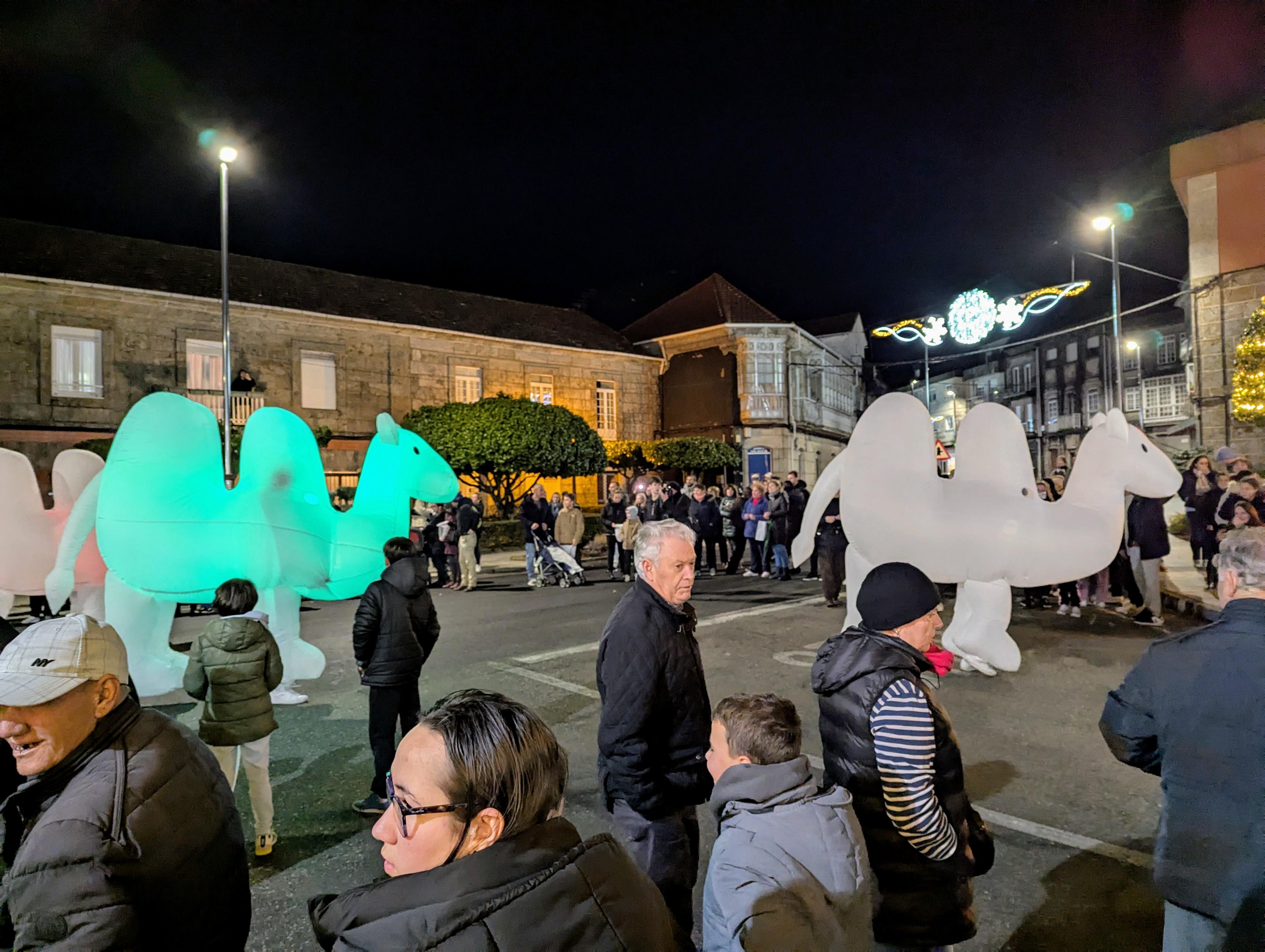 CABALGATA DE REIS 2025: Os Reis Magos chegaron á Cañiza o 4 de xaneiro repartindo ilusión, maxia e moitos caramelos