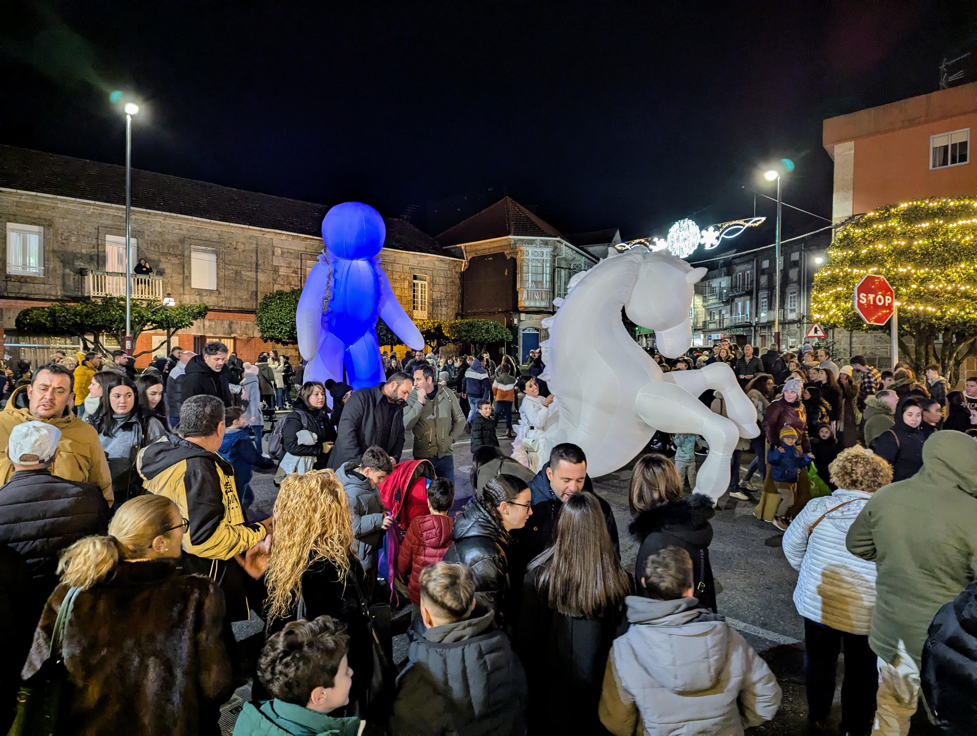 CABALGATA DE REIS 2025: Os Reis Magos chegaron á Cañiza o 4 de xaneiro repartindo ilusión, maxia e moitos caramelos