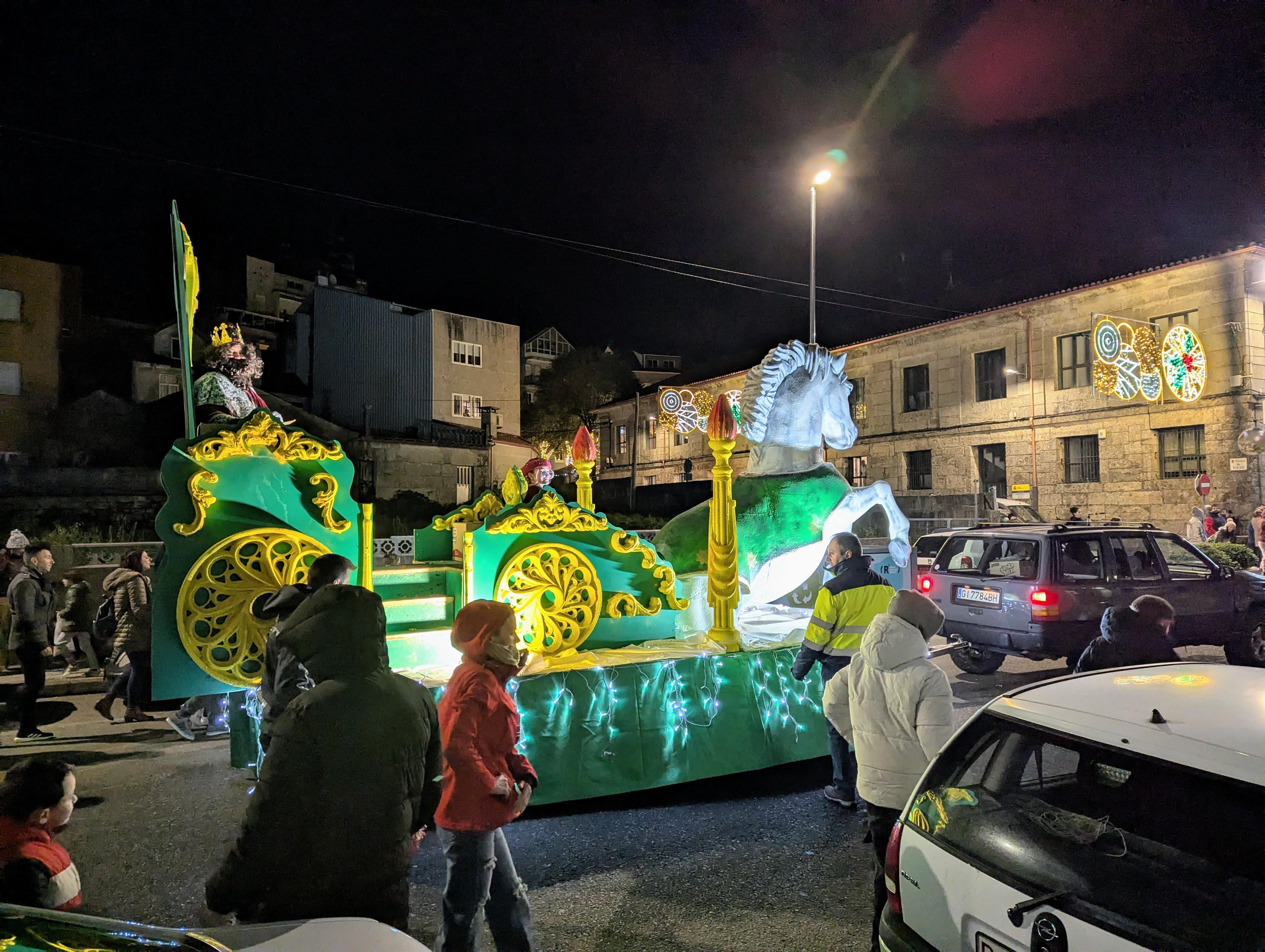 CABALGATA DE REIS 2025: Os Reis Magos chegaron á Cañiza o 4 de xaneiro repartindo ilusión, maxia e moitos caramelos