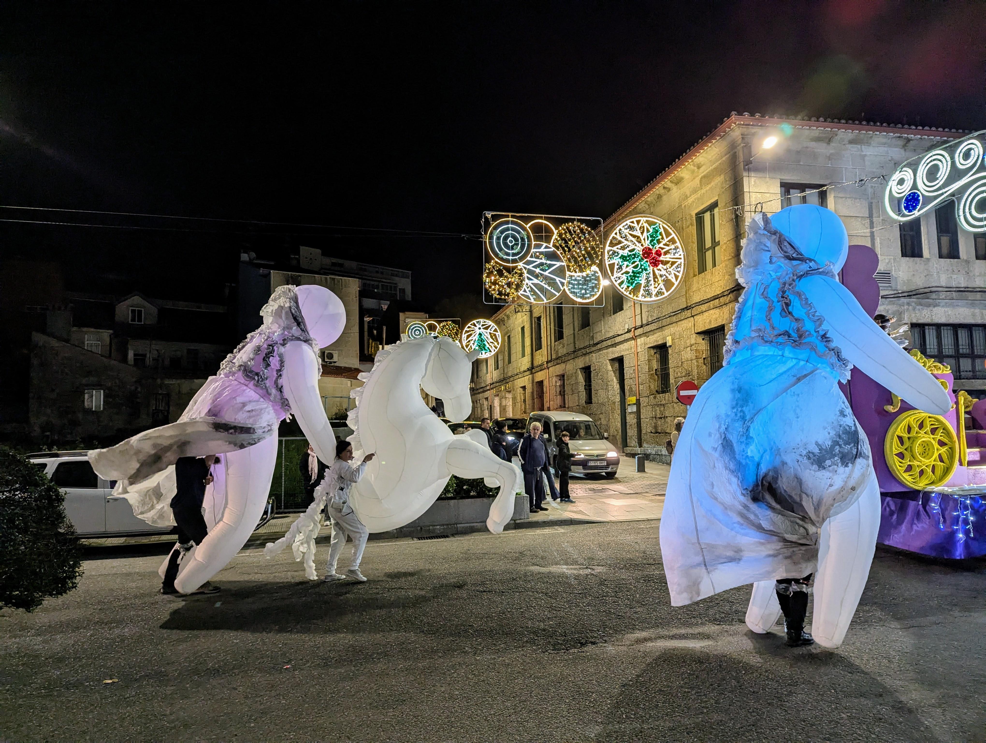 CABALGATA DE REIS 2025: Os Reis Magos chegaron á Cañiza o 4 de xaneiro repartindo ilusión, maxia e moitos caramelos