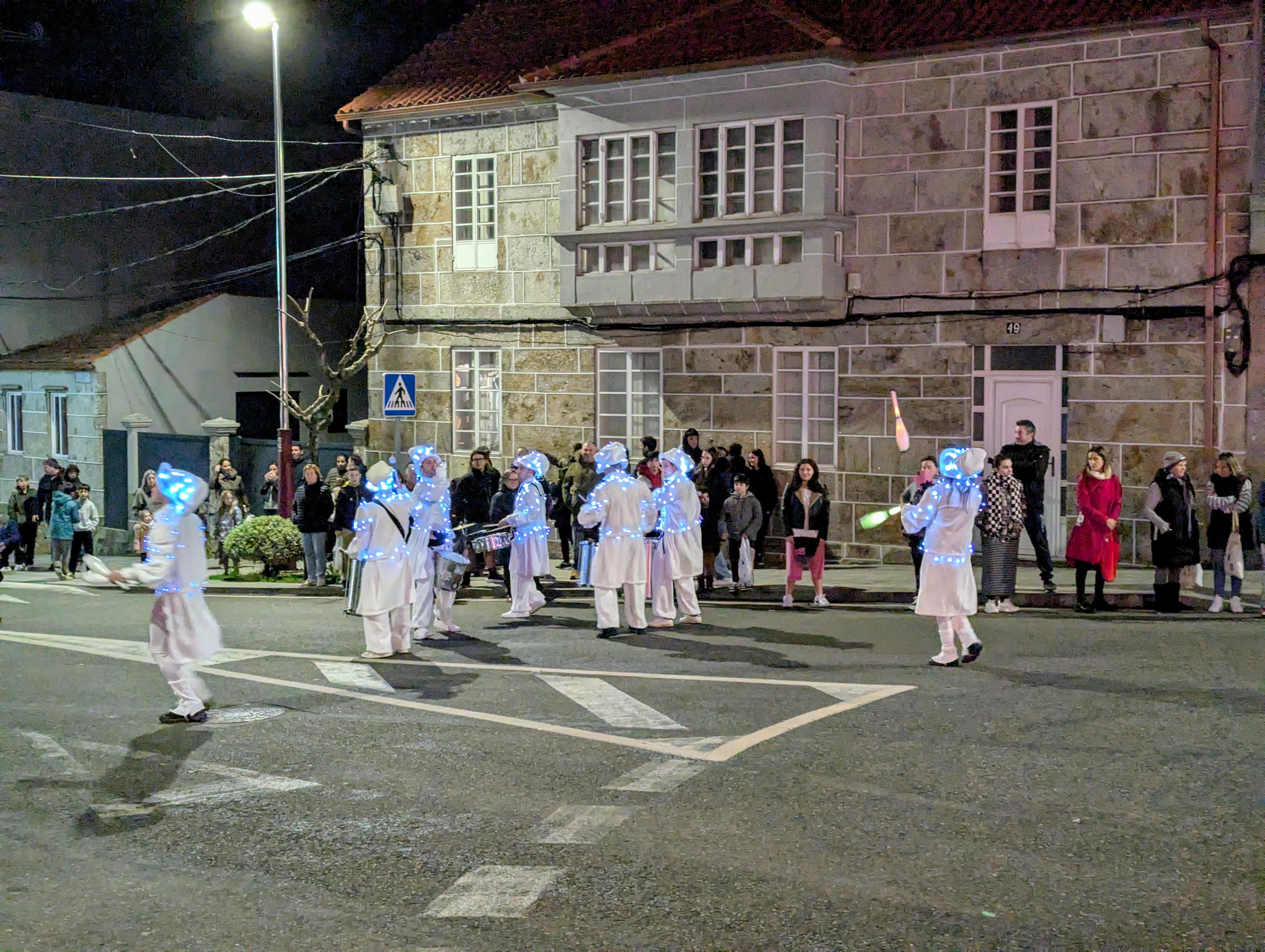 CABALGATA DE REIS 2025: Os Reis Magos chegaron á Cañiza o 4 de xaneiro repartindo ilusión, maxia e moitos caramelos