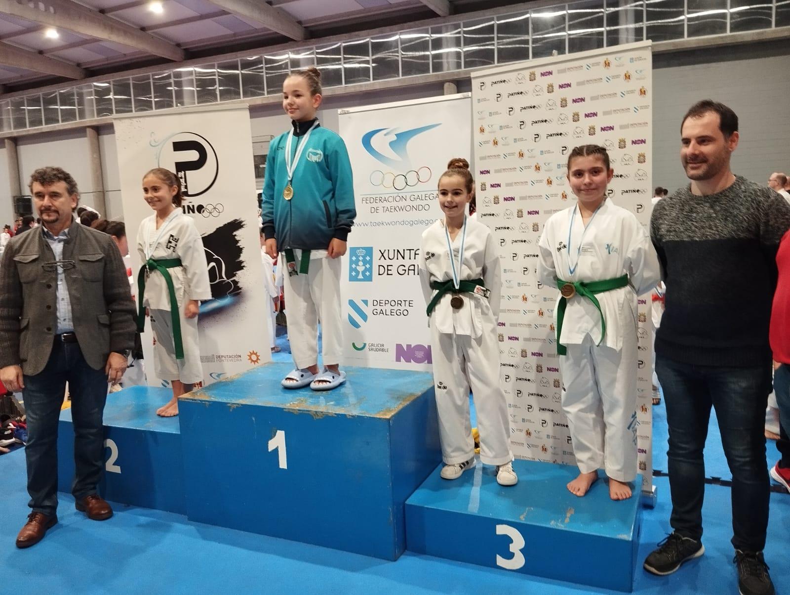 Os alumnos de taekwondo da Cañiza consiguen novos triunfos
