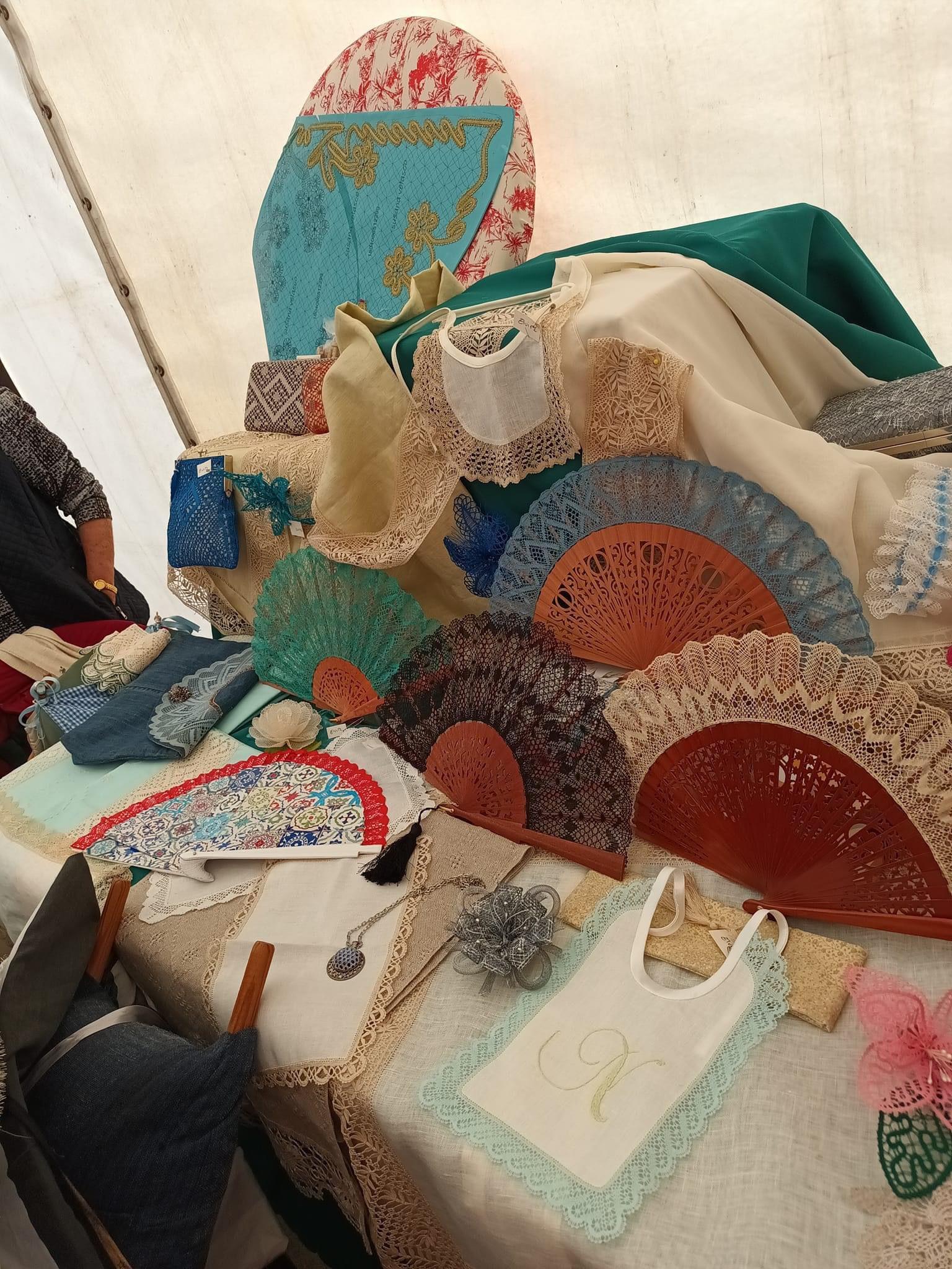 Valeixe acolleu este 1º domingo de abril a «II MOSTRA DE PALILLEIRAS Concello da Cañiza»