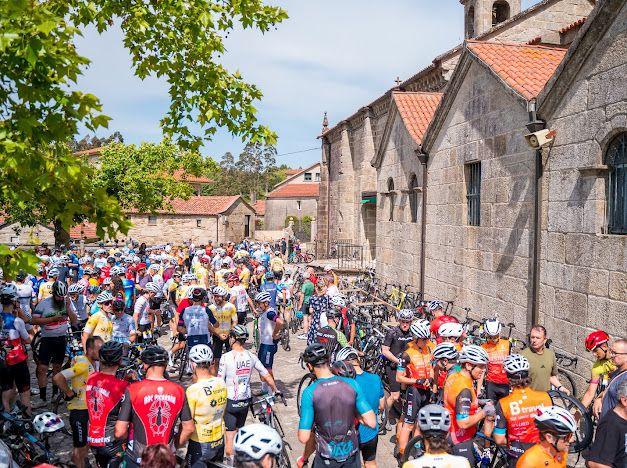 A Caniza volveu colaborar coa «Sestelo Clásica Álvaro Pino» repartindo máis de 550 bocadillos no avituallamento da Franqueira