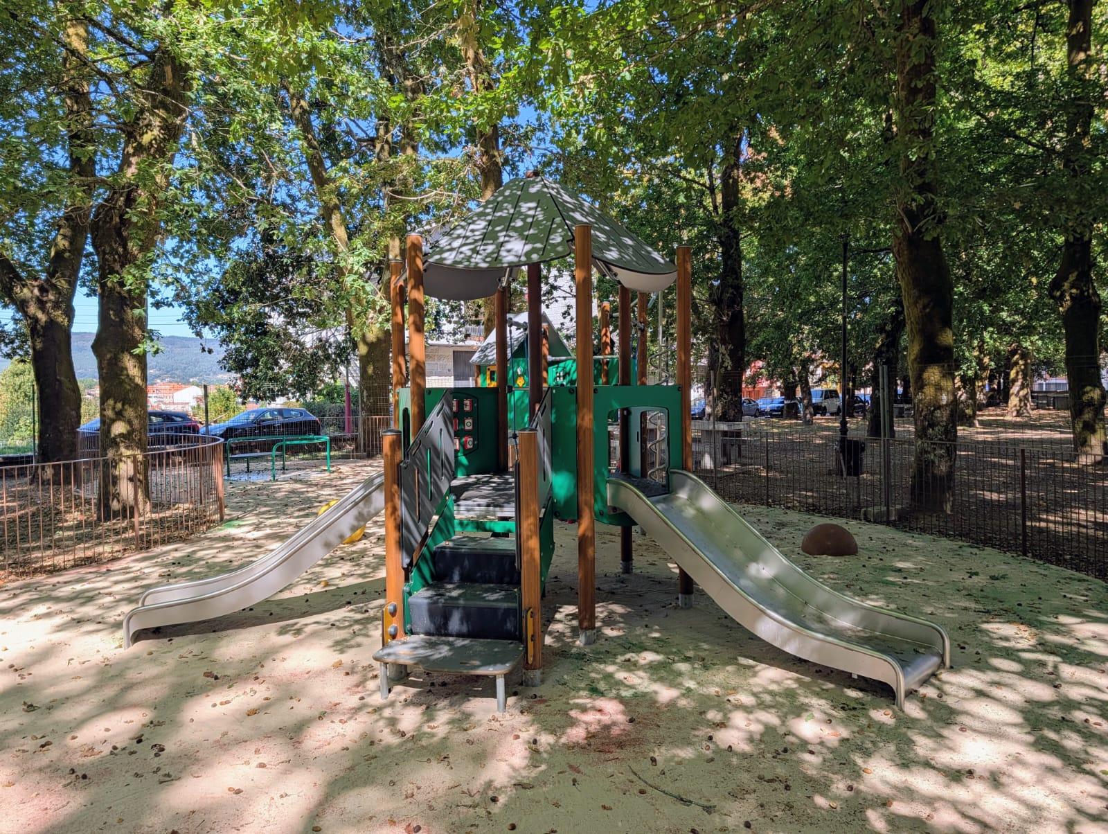 Rematan as obras de renovación da área de lecer da Carballeira do Cacharado