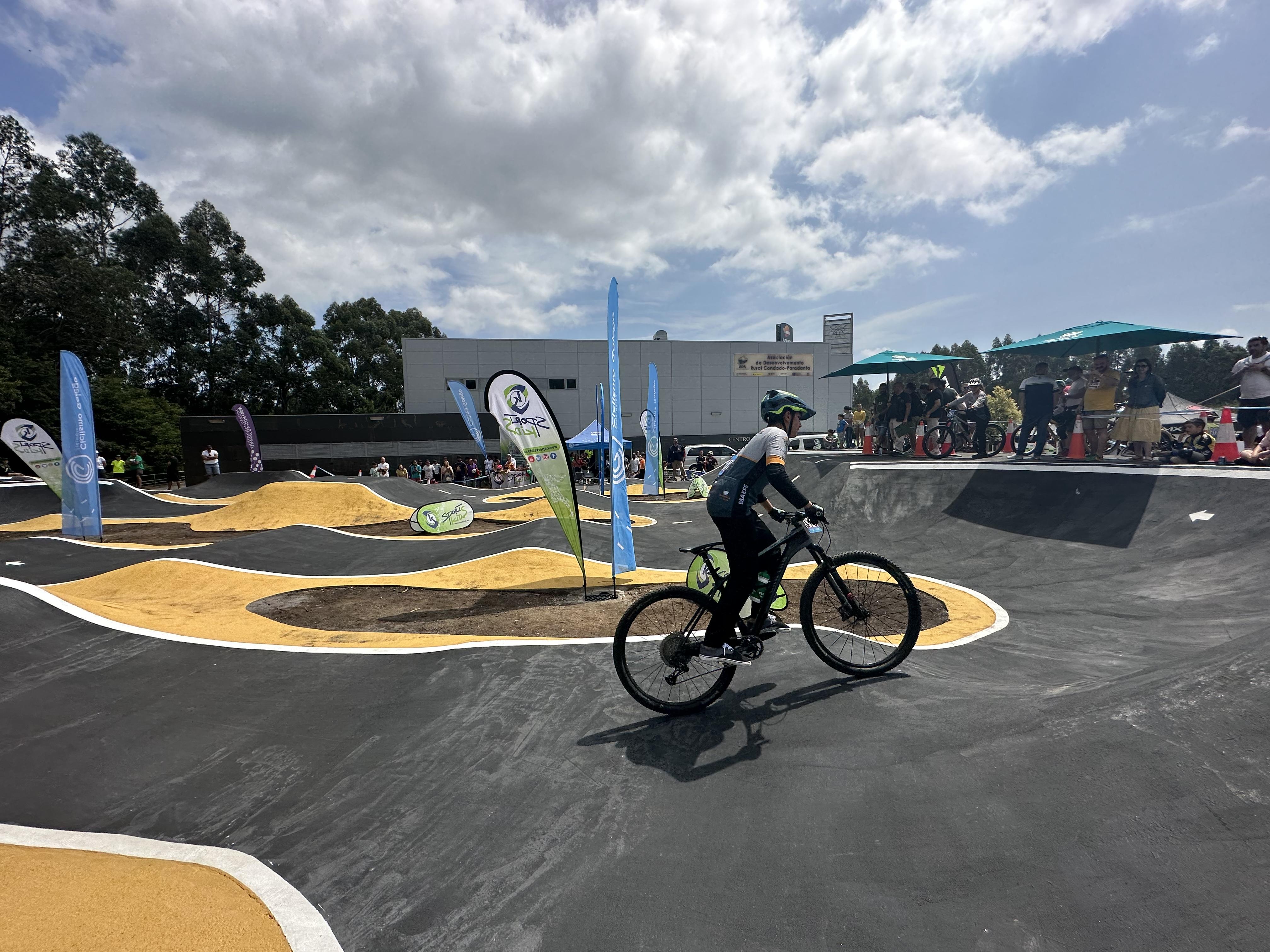 Éxito de organización e participación na 1ª competición da COPA GALICIA de PUMPTRACK  celebrada nas novas pistas deportivas da Cañiza