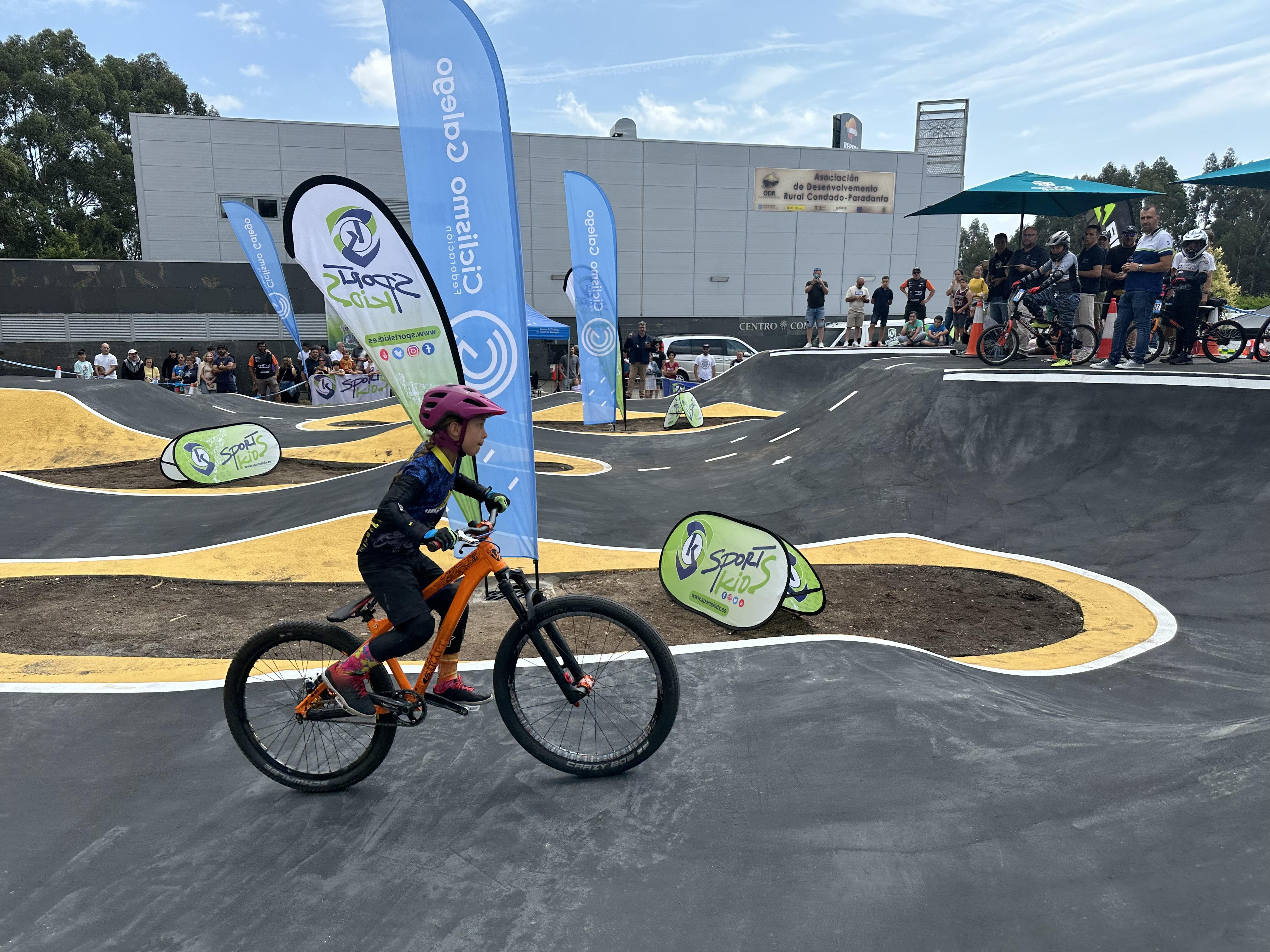 Éxito de organización e participación na 1ª competición da COPA GALICIA de PUMPTRACK  celebrada nas novas pistas deportivas da Cañiza