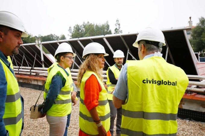 A presidenta Carmela Silva visita as obras de reforma da piscina