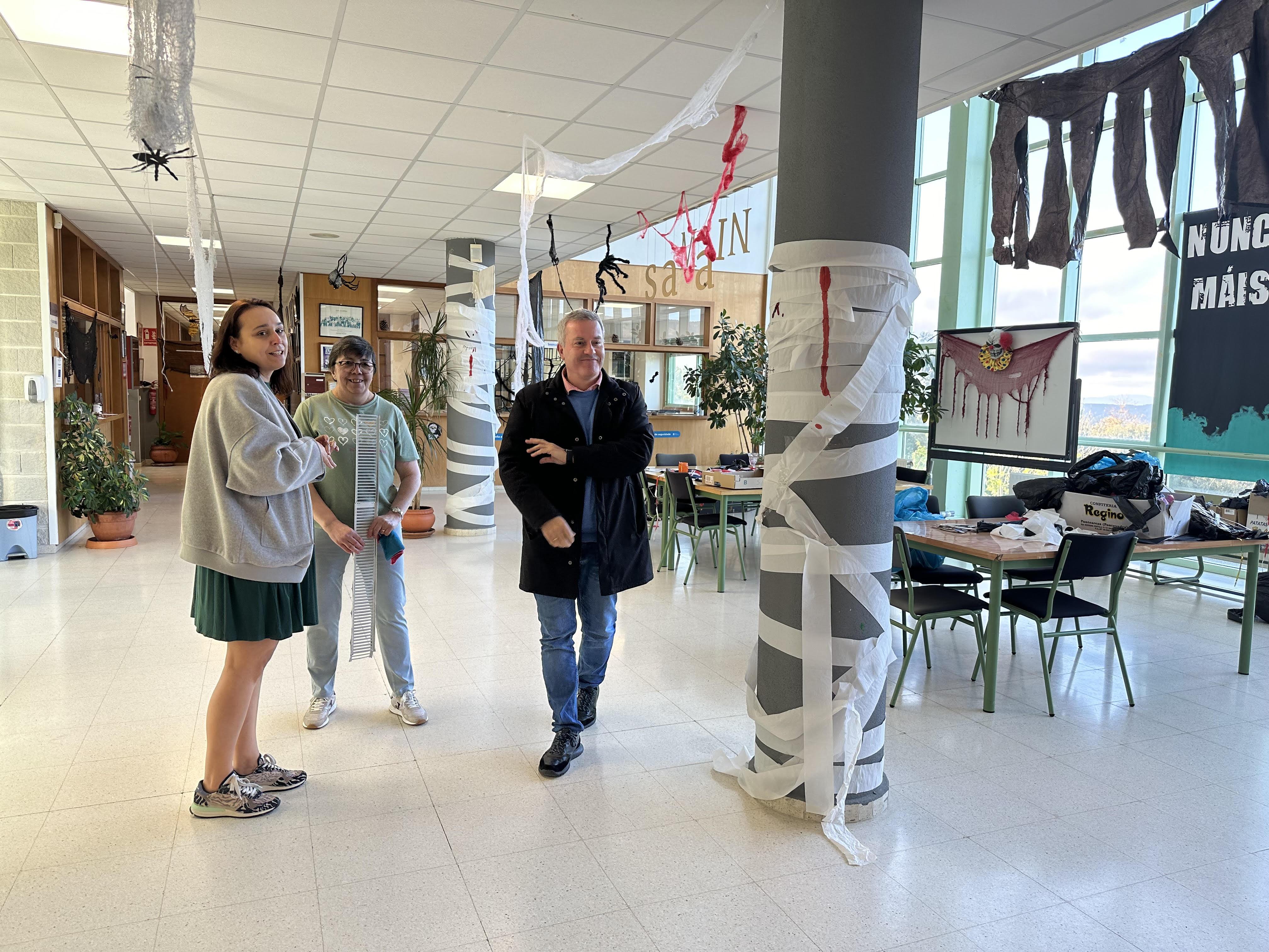 O Alcalde visita os centros escolares de Valeixe e A Cañiza para escoitar da man das súas Directoras como transcorreu o inicio deste novo curso escolar
