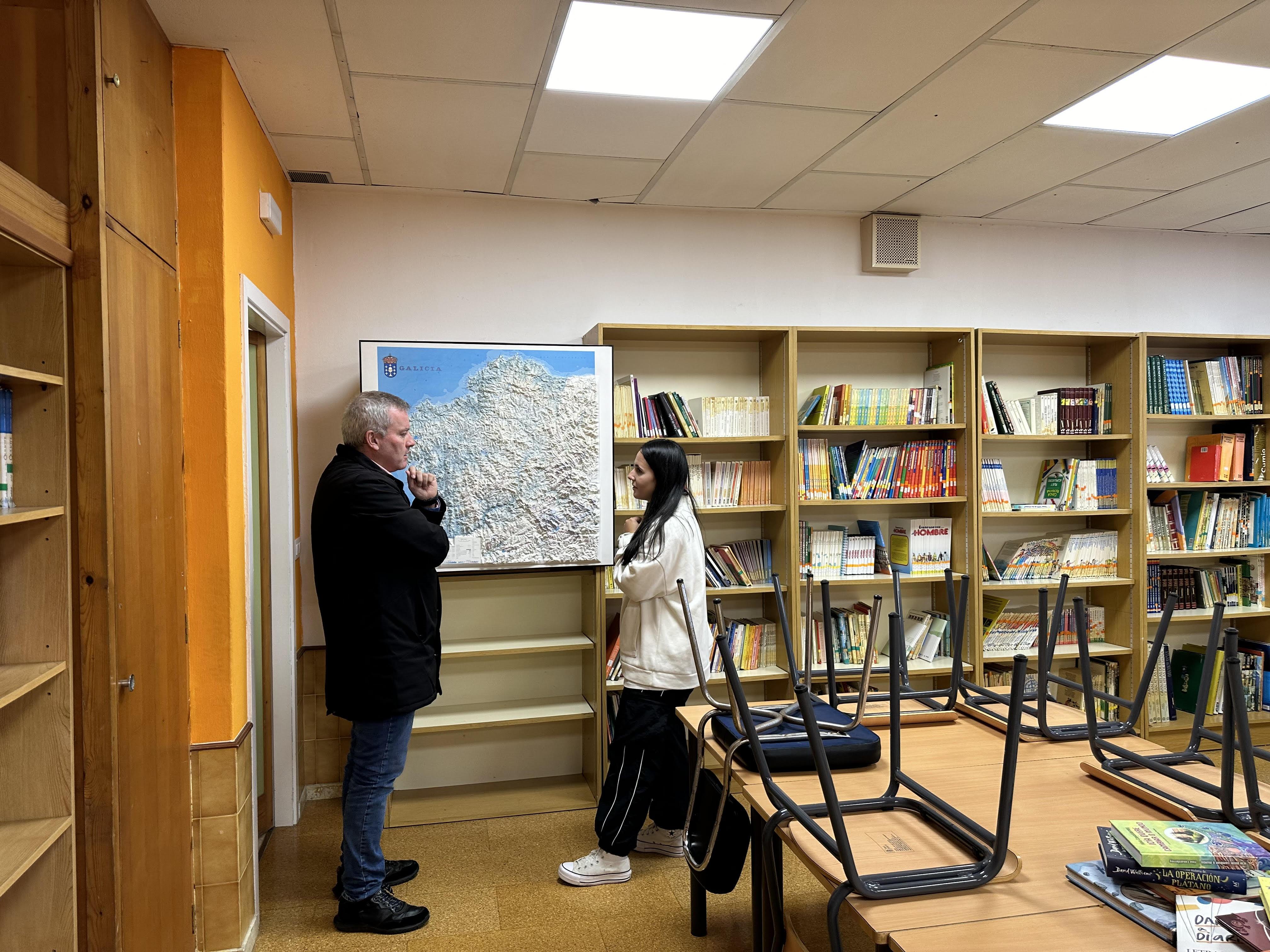 O Alcalde visita os centros escolares de Valeixe e A Cañiza para escoitar da man das súas Directoras como transcorreu o inicio deste novo curso escolar