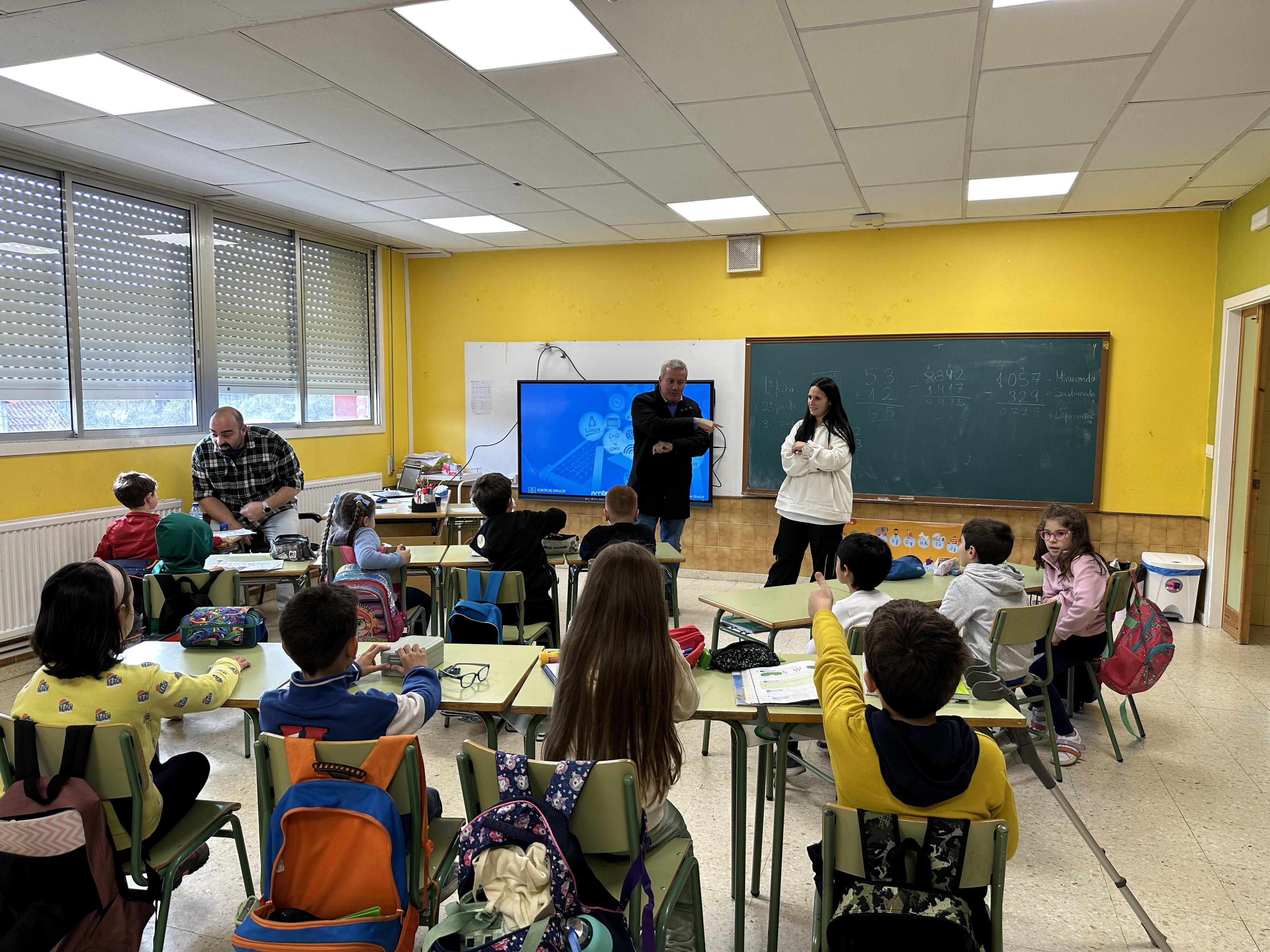 O Alcalde visita os centros escolares de Valeixe e A Cañiza para escoitar da man das súas Directoras como transcorreu o inicio deste novo curso escolar
