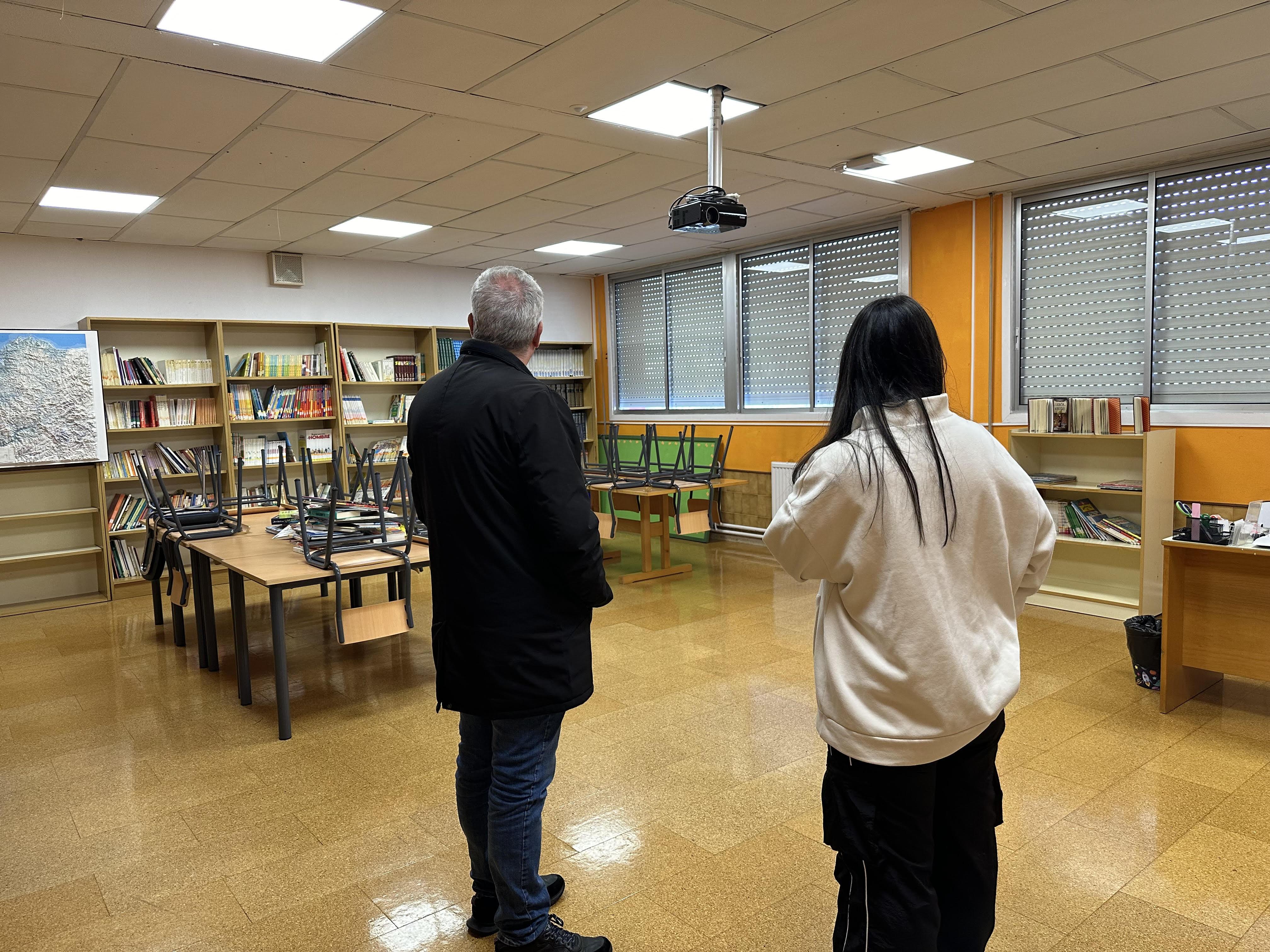 O Alcalde visita os centros escolares de Valeixe e A Cañiza para escoitar da man das súas Directoras como transcorreu o inicio deste novo curso escolar