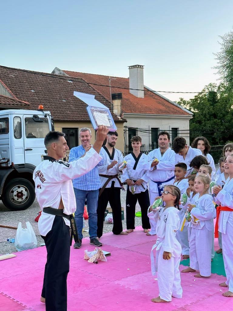 exhibición d@s alumn@s da Escola Municipal de TAEKWONDO