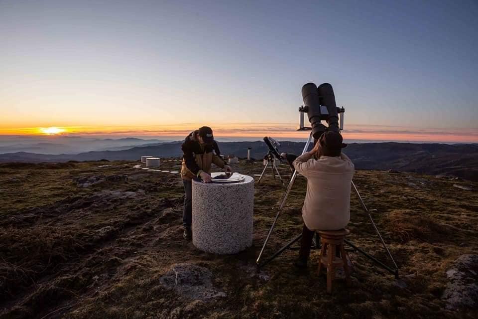 O Concello conseguiu unha subvención de 30.000€ DE TURISMO DE GALICIA para a construción dun miradoiro e observatorio nocturno no MONTOUTO 