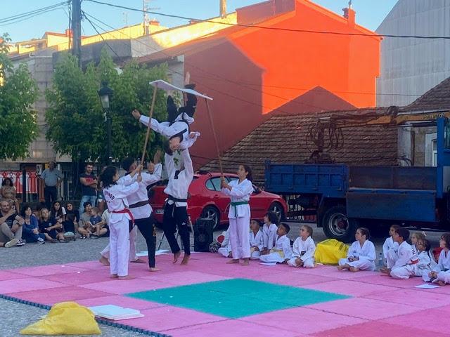 exhibición d@s alumn@s da Escola Municipal de TAEKWONDO