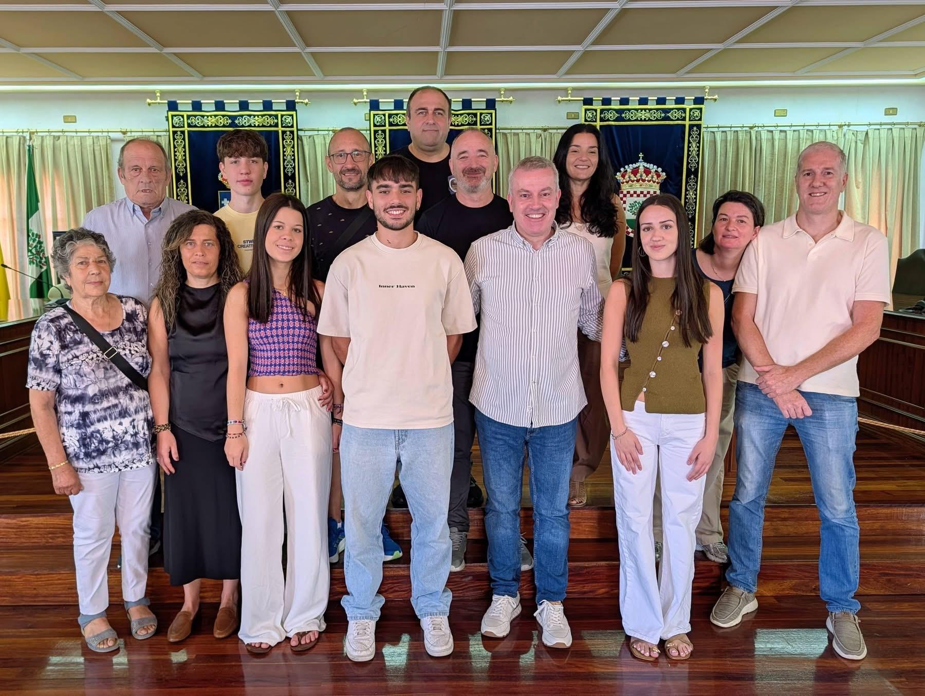 Recepción ao alumnado do IES da Caniza distinguido cos premios MEGAU 2026