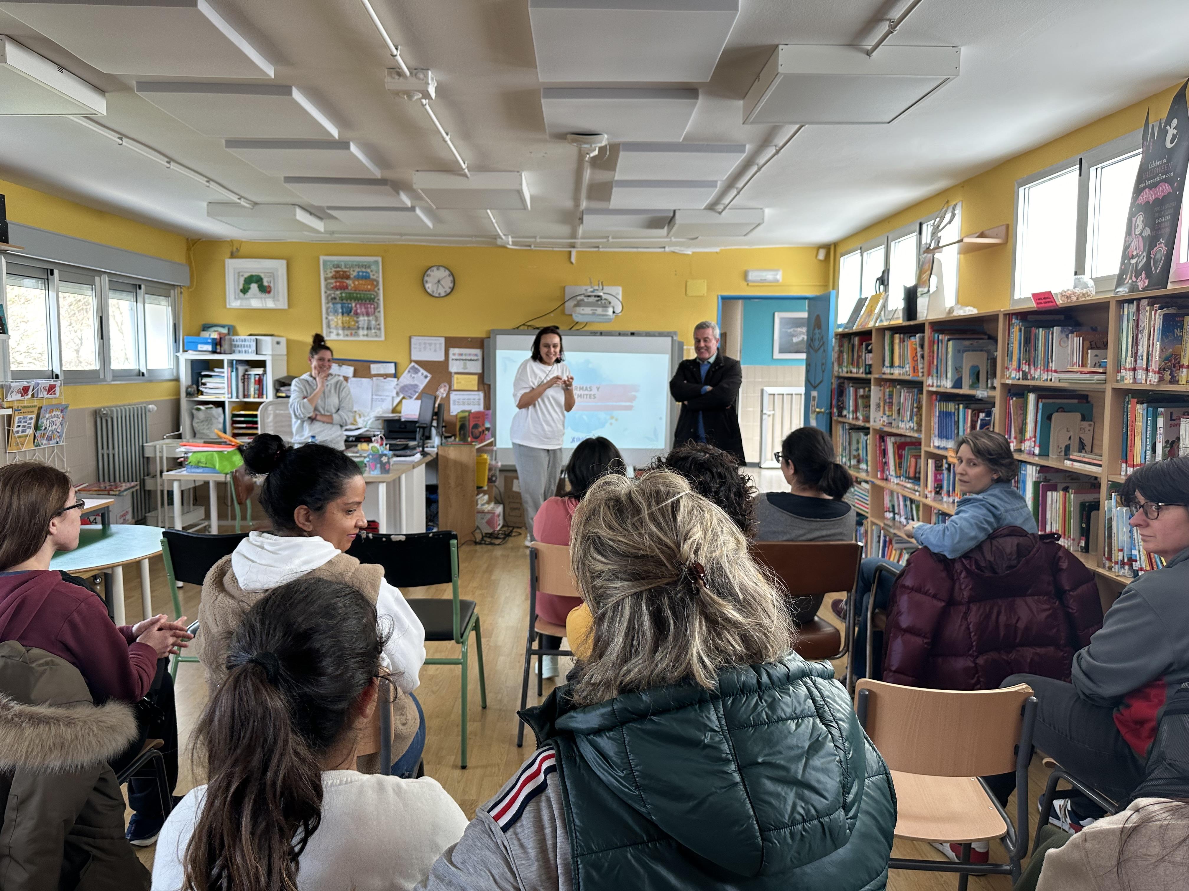 Onte asistimos a unha nova charla educativa para as familias sobre  «o establecemento de normas e límites»