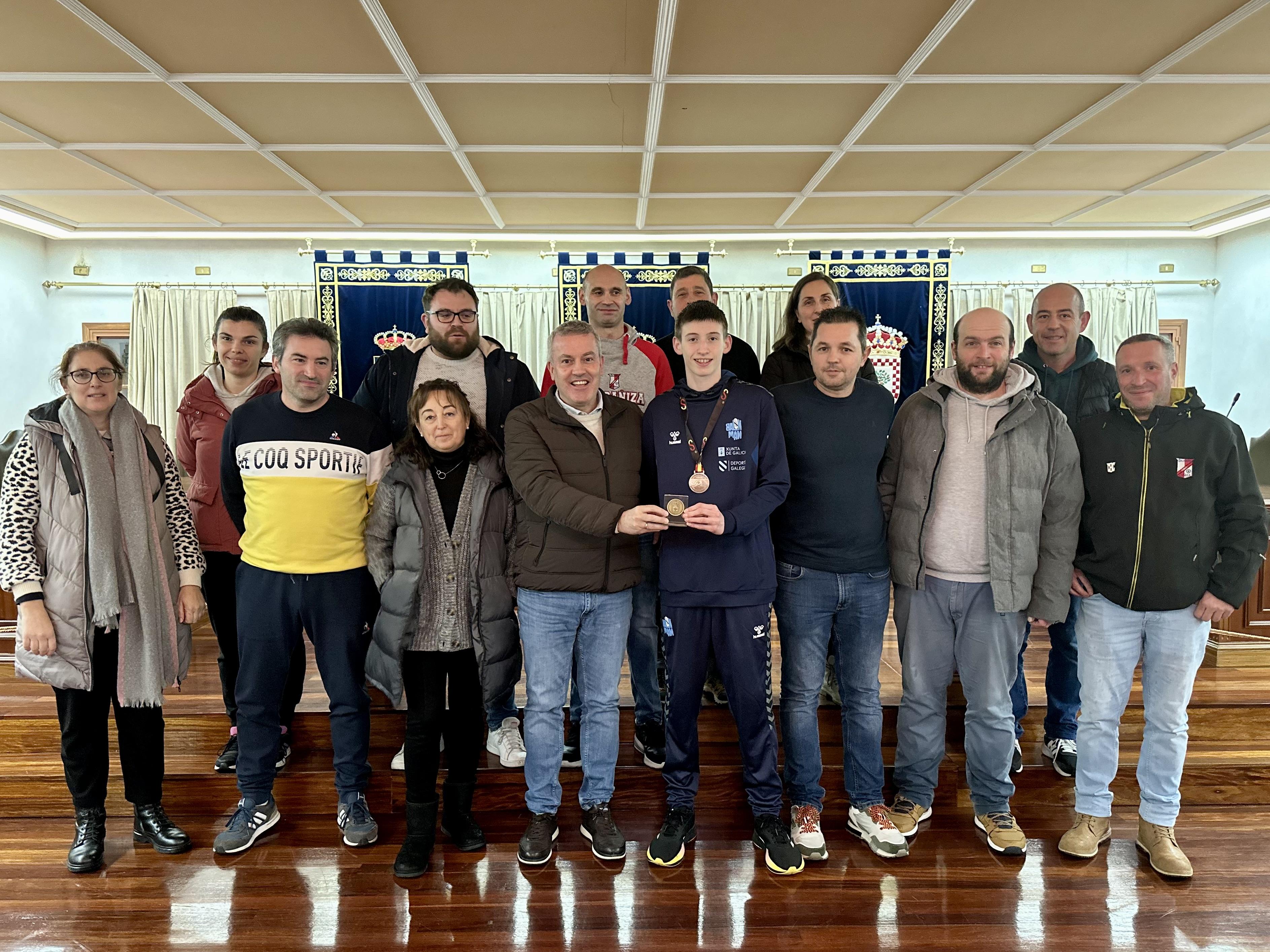 Recepción oficial na Casa Consistorial ao xove deportista SERGIO COSTAS, xogador do CLUB BALONMÁN CAÑIZA