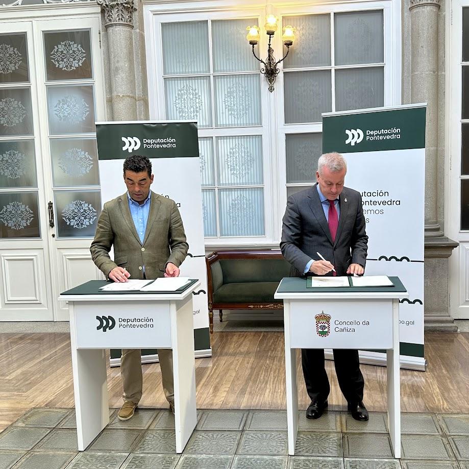 A Cañiza avanza na recuperación do espazo público coa humanización da rúa Antonio Facorro  O Alcalde da Cañiza, Luis Piña, e o presidente da Deputación de Pontevedra, Luis López Diéguez, asinaron esta mañá en Pontevedra o Convenio de Colaboración para a execución do proxecto de humanización da rúa Antonio Facorro. O acordo permitirá canalizar un investimento de 700.000 euros, achegados pola Deputación a través do «Plan Provincia Extraordinaria – Plan Extra», para financiar esta actuación estratéxica no cent