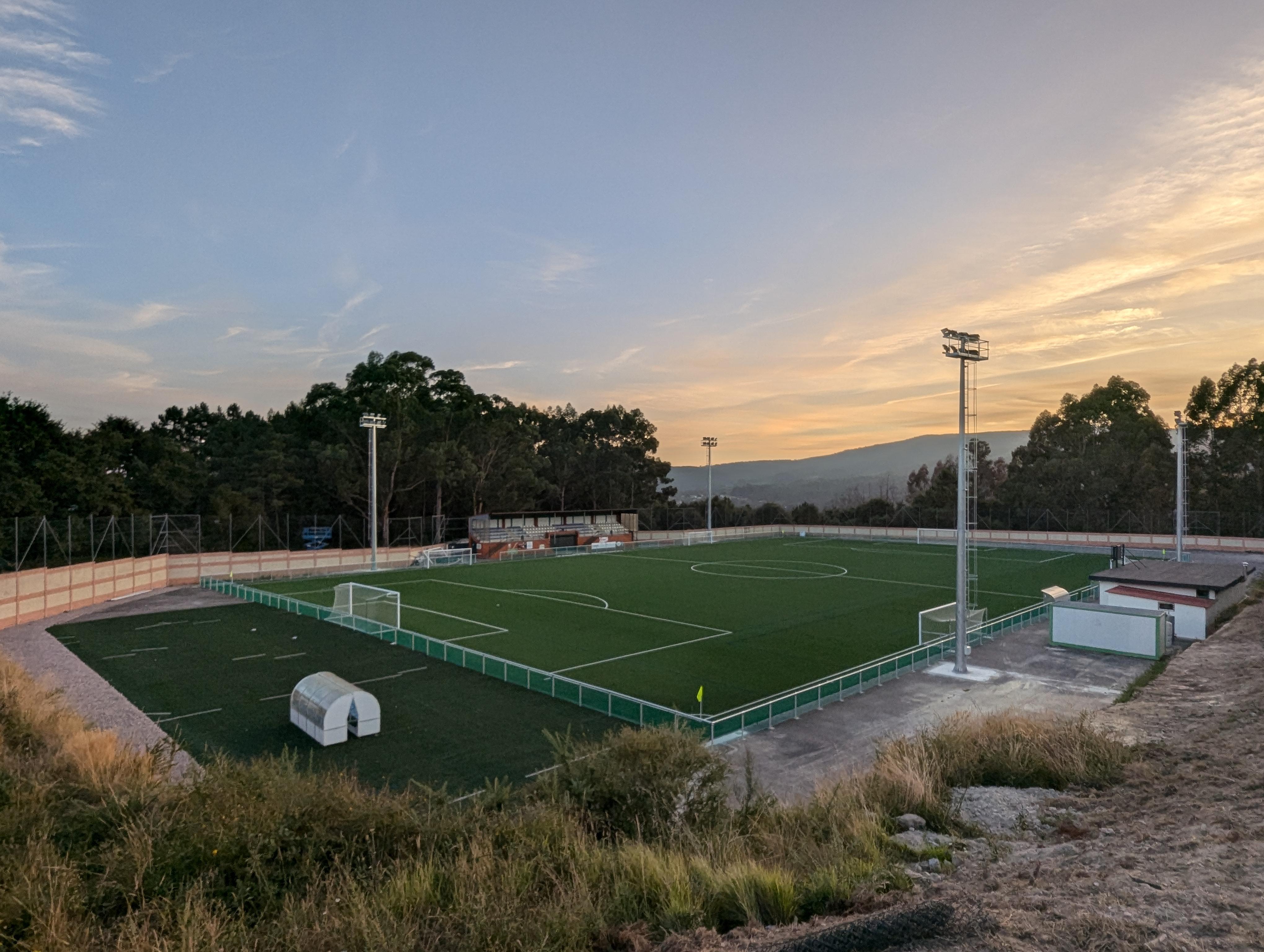 O Concello da Cañiza e Red Eléctrica de España asinan un novo convenio de colaboración para instalar un sistema de aerotermia no Campo de Fútbol “Augas Férreas”, cunha achega de 6.000,00 €