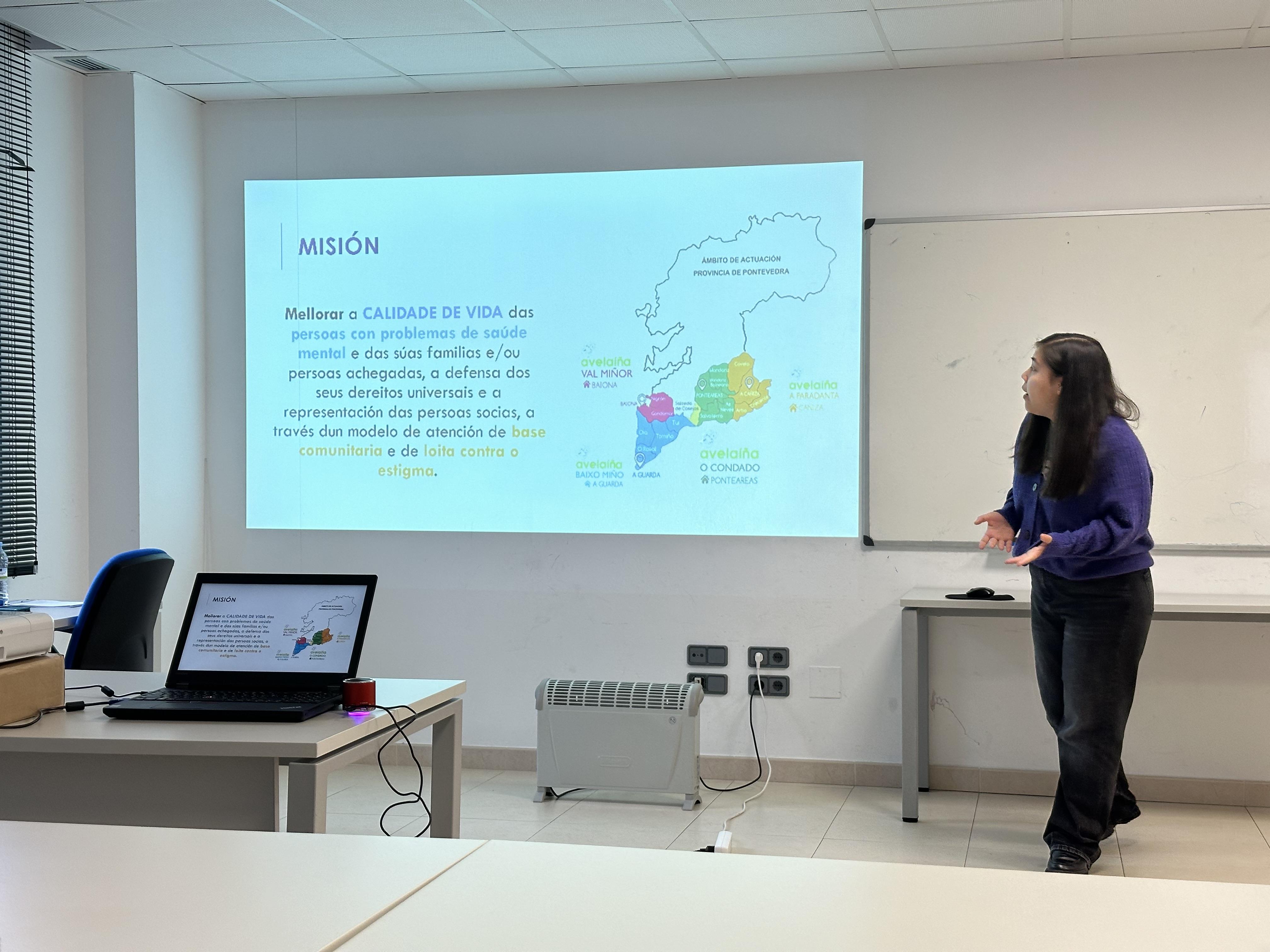 Asistimos á charla coloquio sobre «SAÚDE MENTAL E MULLER», impartida pola entidade Avelaíña Saúde Mental.
