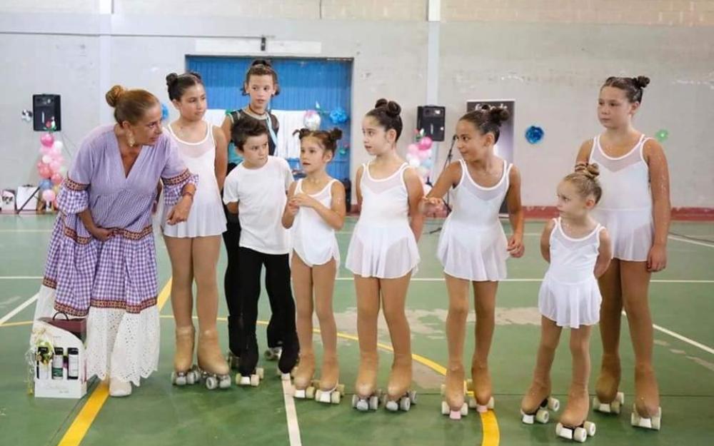 Unha gran gala de patinaxe inaugurou este sábado o pavillón de Valeixe