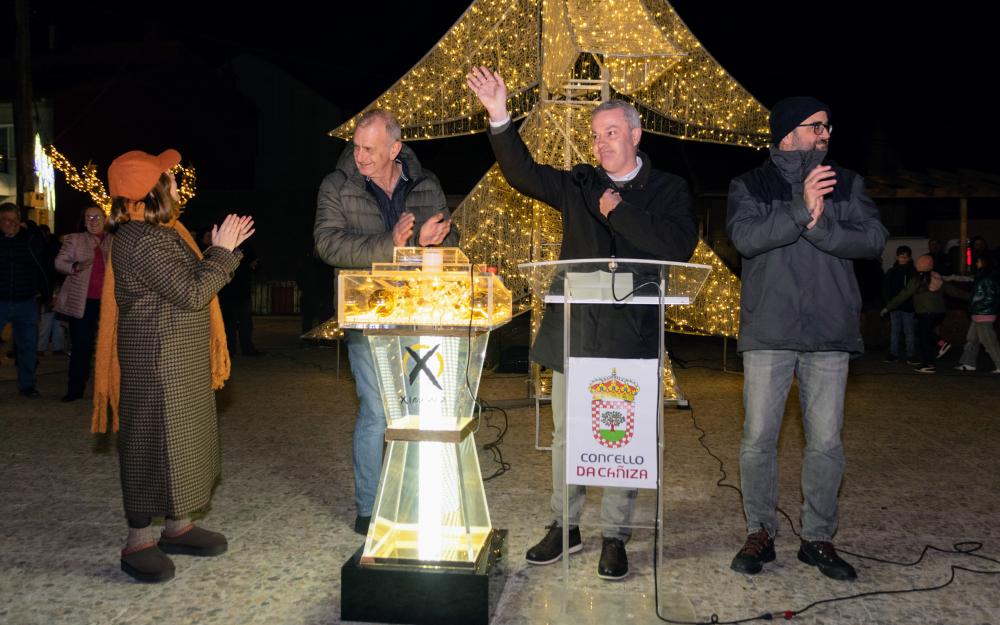 Este sábado inauguramos as Festas de Nadal co acendido do alumeado e unha gran chocolatada