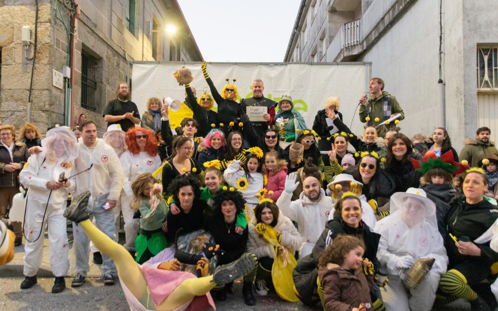 A Cañiza celebrou este domingo o seu «CONCURSO DE COMPARSAS» que un ano máis conseguiu reunir a mais de 300 participantes na rúas do centro.
