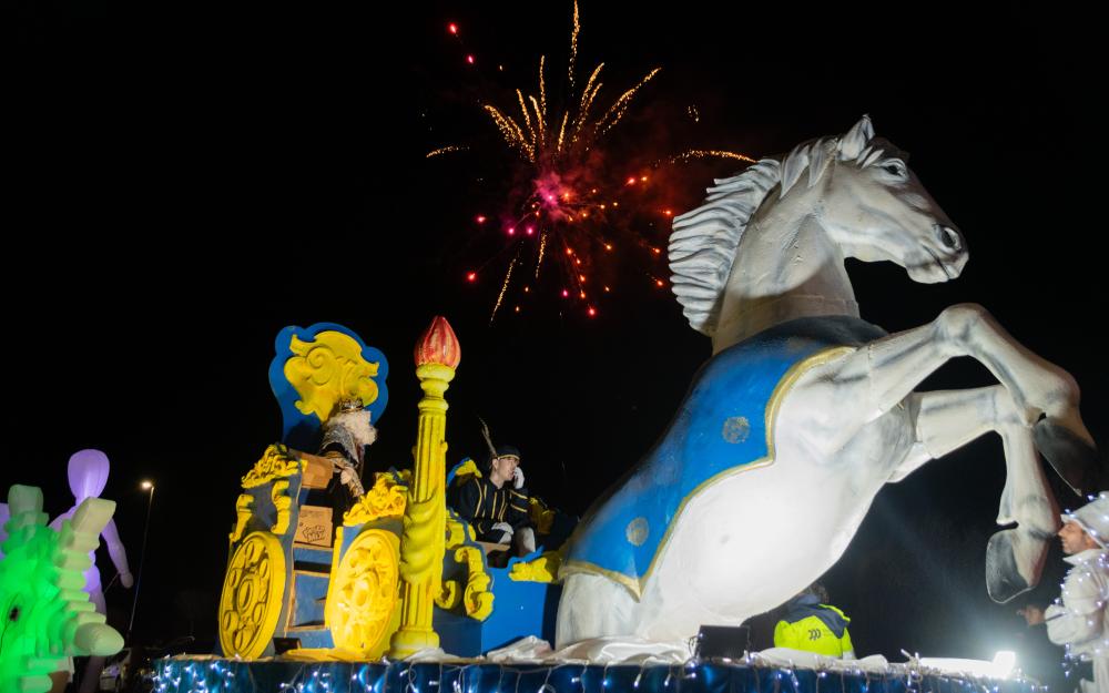 CABALGATA DE REIS 2025: Os Reis Magos chegaron á Cañiza o 4 de xaneiro repartindo ilusión, maxia e moitos caramelos