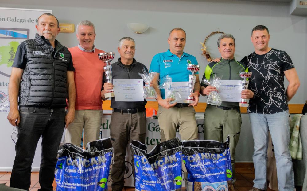 Este sábado asistimos á entrega de premios do XXXVII campionato provincial de caza menor con can celebrado na Cañiza