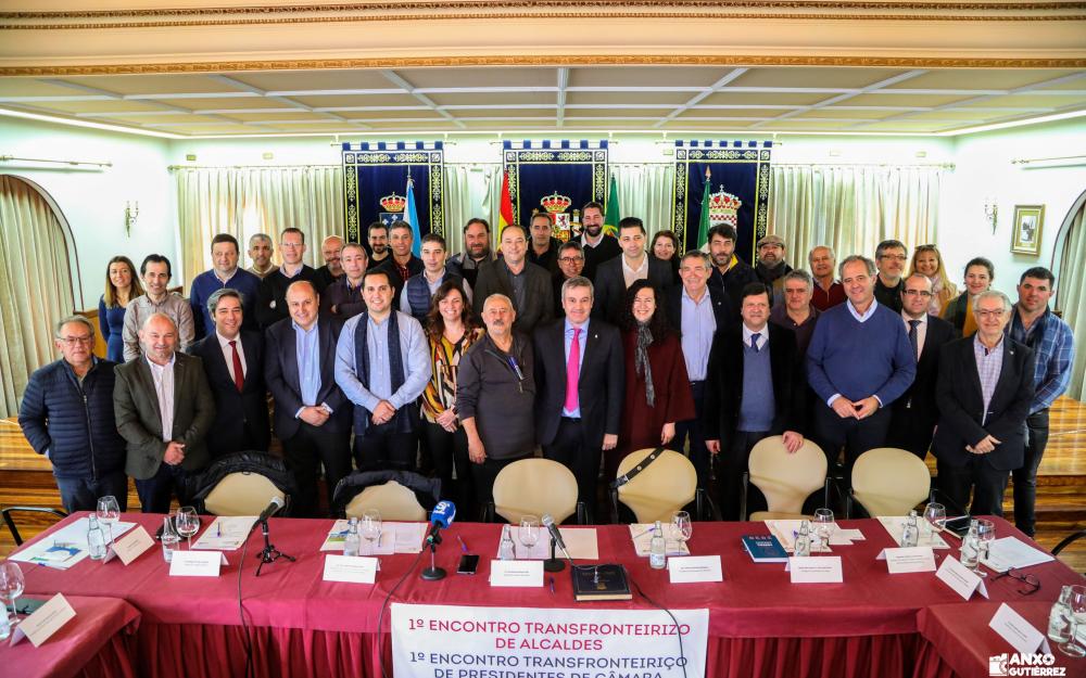 Imagen de archivo del 1º encuentro transfronterizo de Alcaldes y Presidentes de Camaras portuguesas por los que discurre la Via Mariana de Peregrinacion Luso Galaica de Braga a Muxia