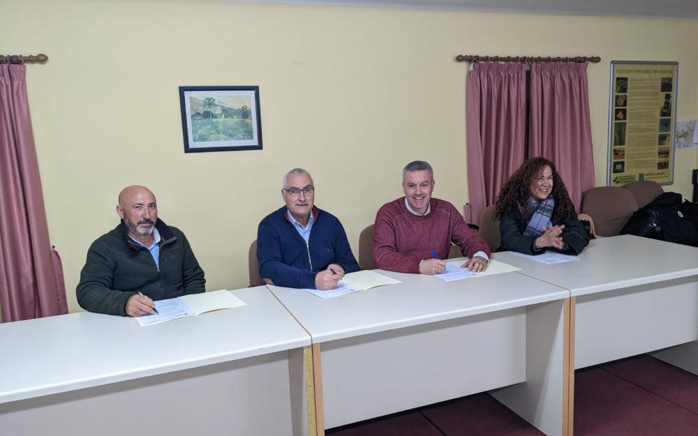 O Alcalde Luis Piña asinou onte o convenio de colaboración coa «VÍA MARIANA DE PEREGRINACIÓN LUSO–GALAICA que une Braga con Muxía» 